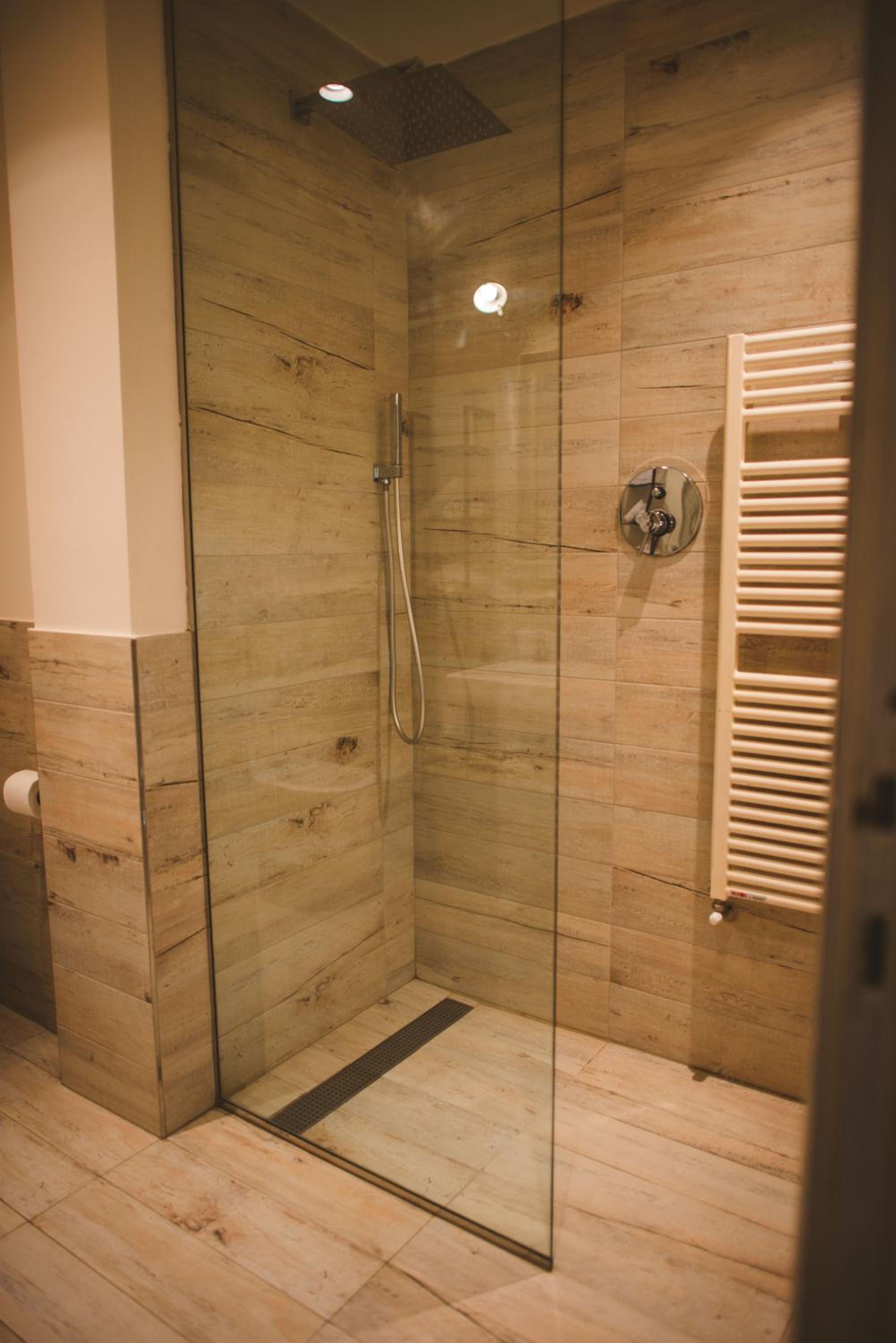 Two-Bedroom Suite - Photo 8