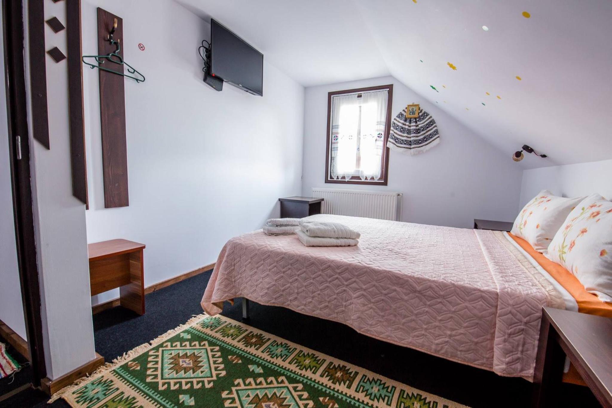 Double Room with Private Bathroom photo 1