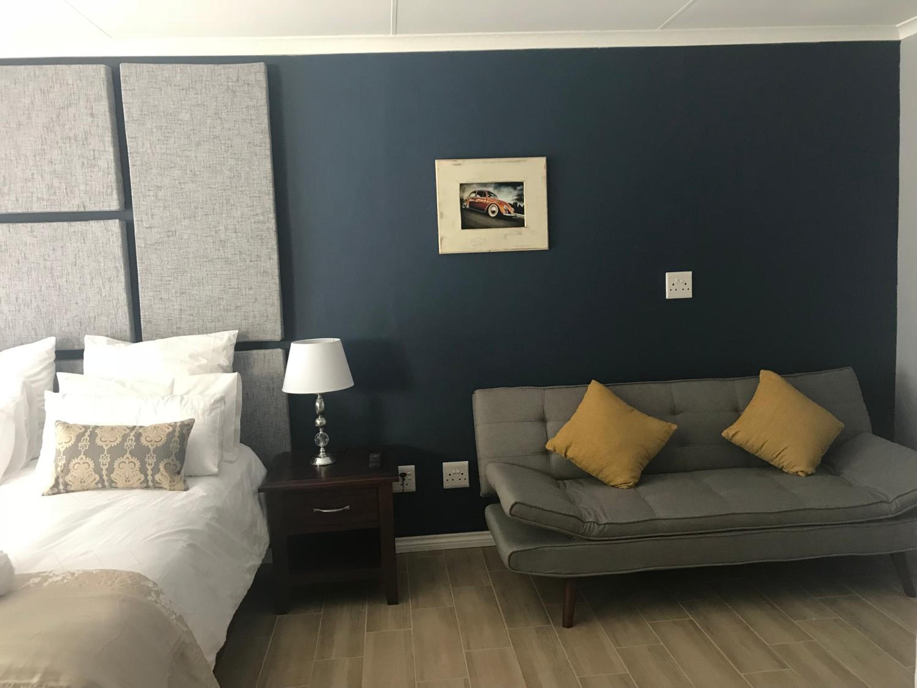 Deluxe Double Room (2 Adults + 1 Child) photo 3