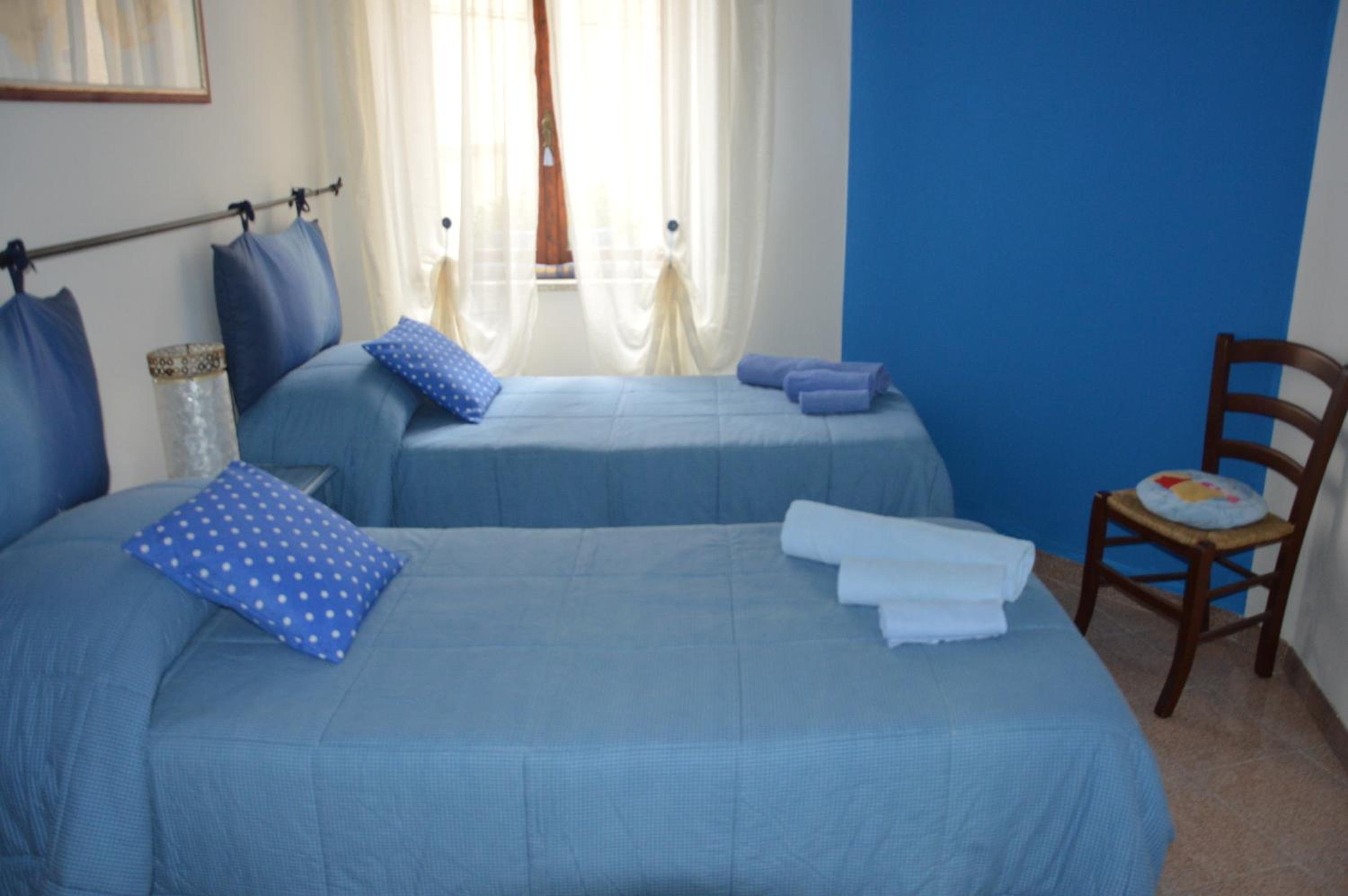 Family Room with Private Bathroom photo 2