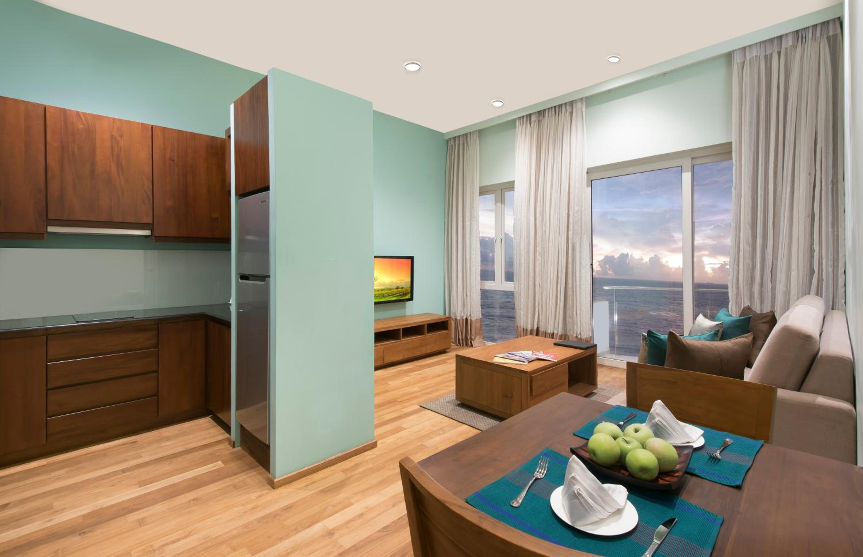 Panorama Suite with Ocean Front View - Photo 1