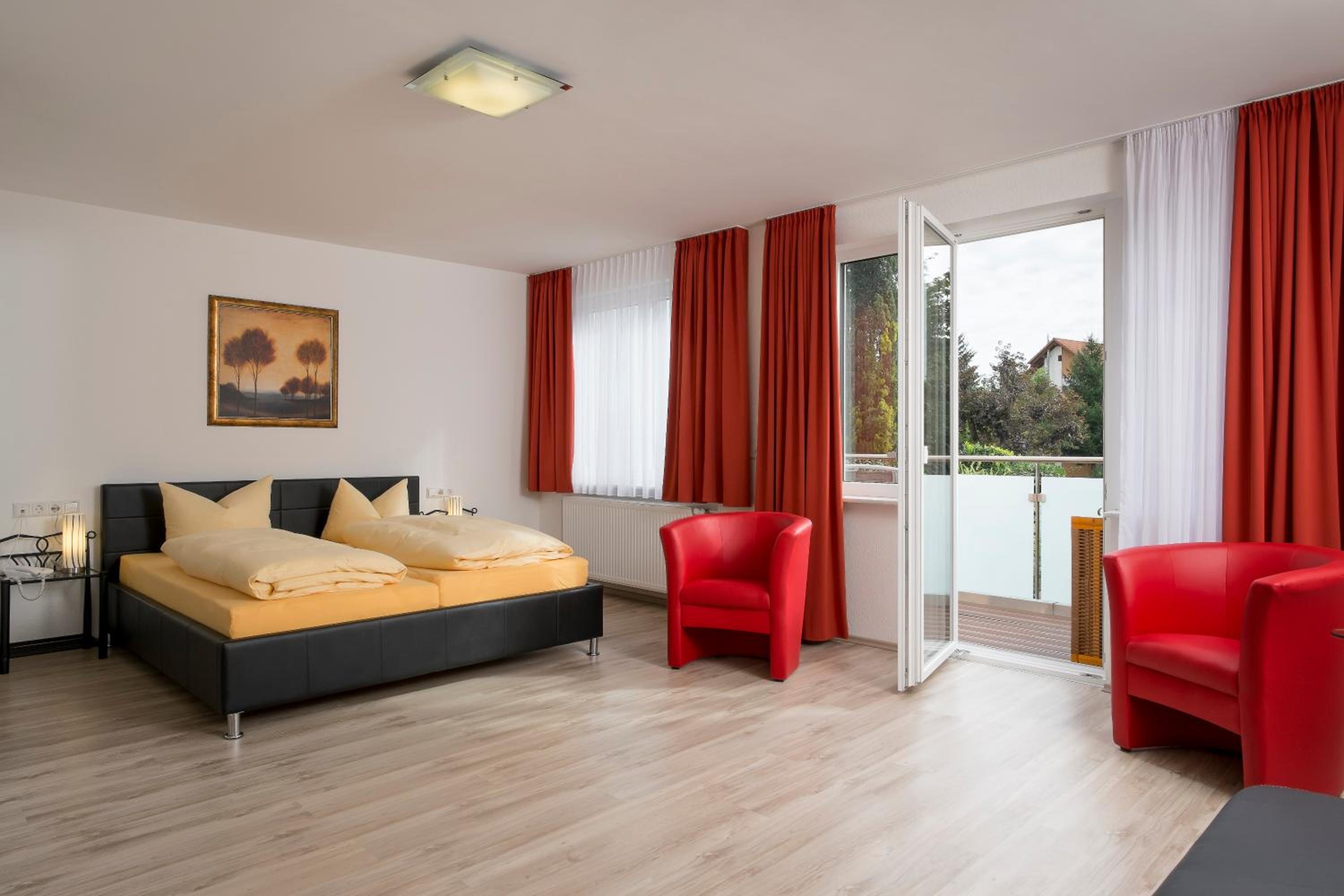 Large Double Room photo 1
