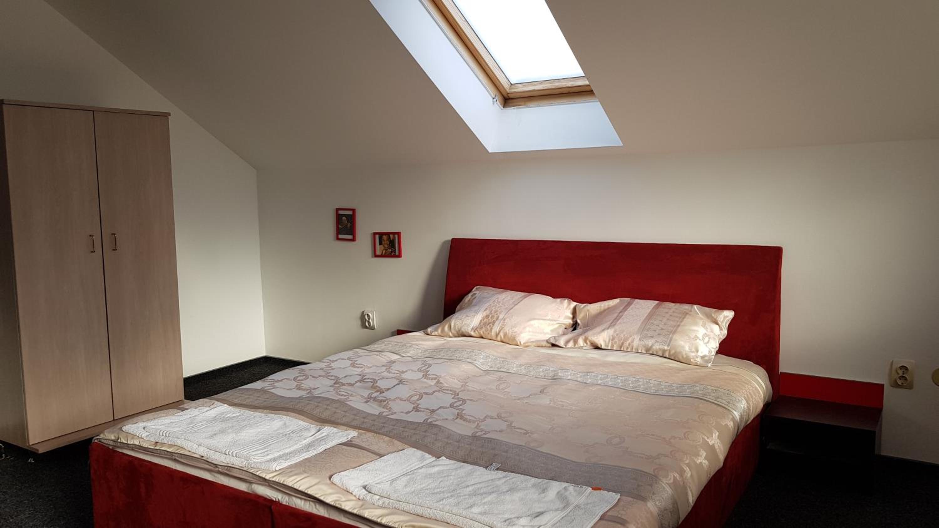 Standard Double Room With Shared Bathroom