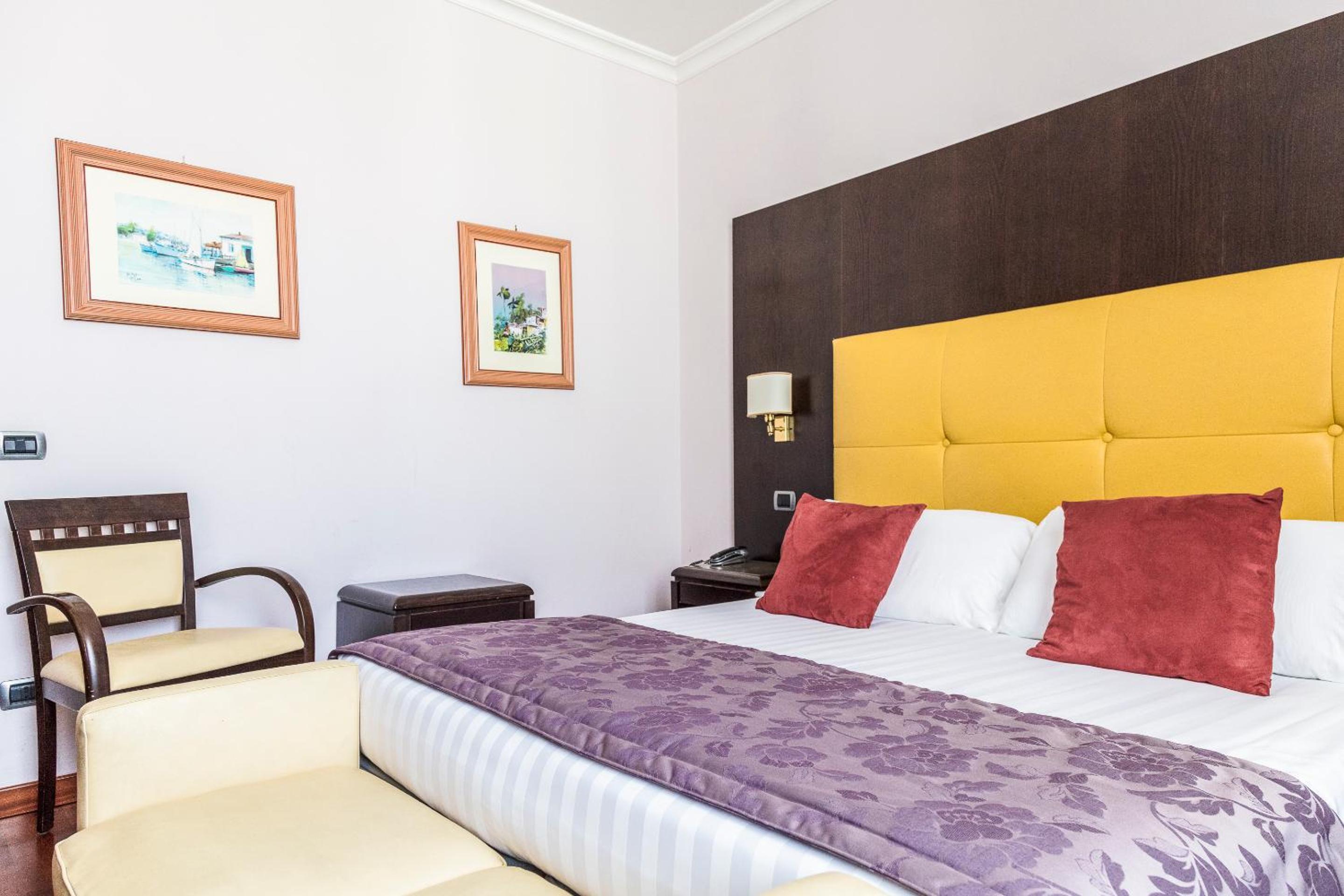 Double Room With View thumbnail 5