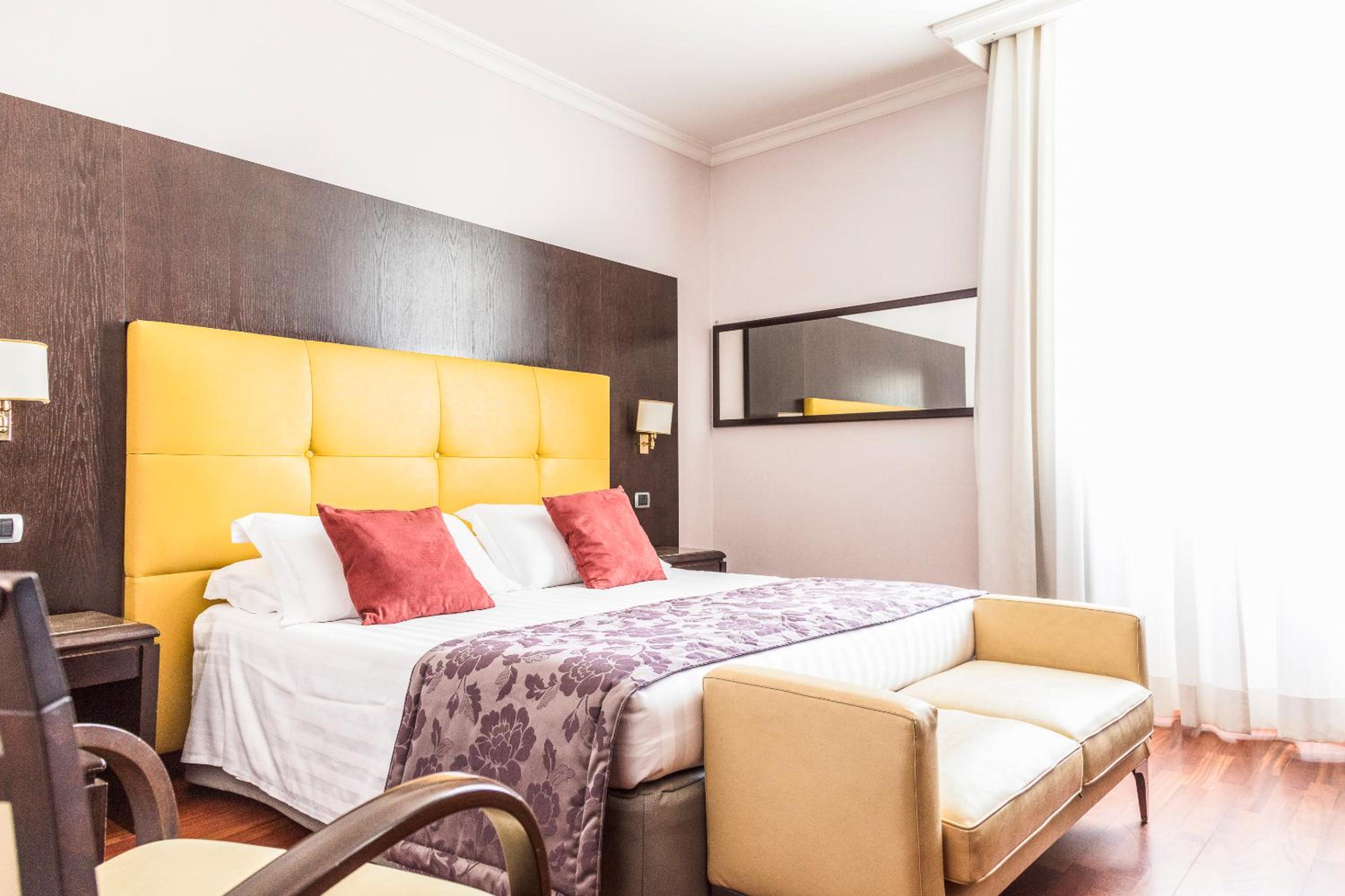 Double Room With View thumbnail 6