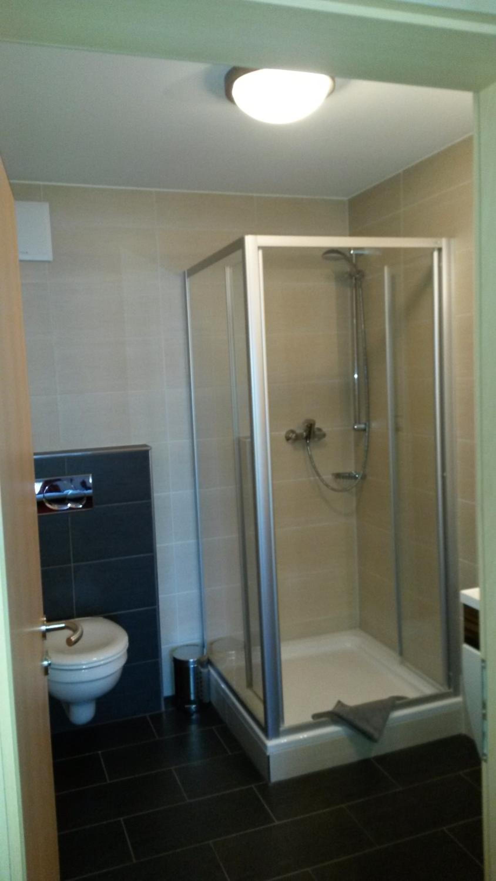 Deluxe Double Room with Shower - Photo 6