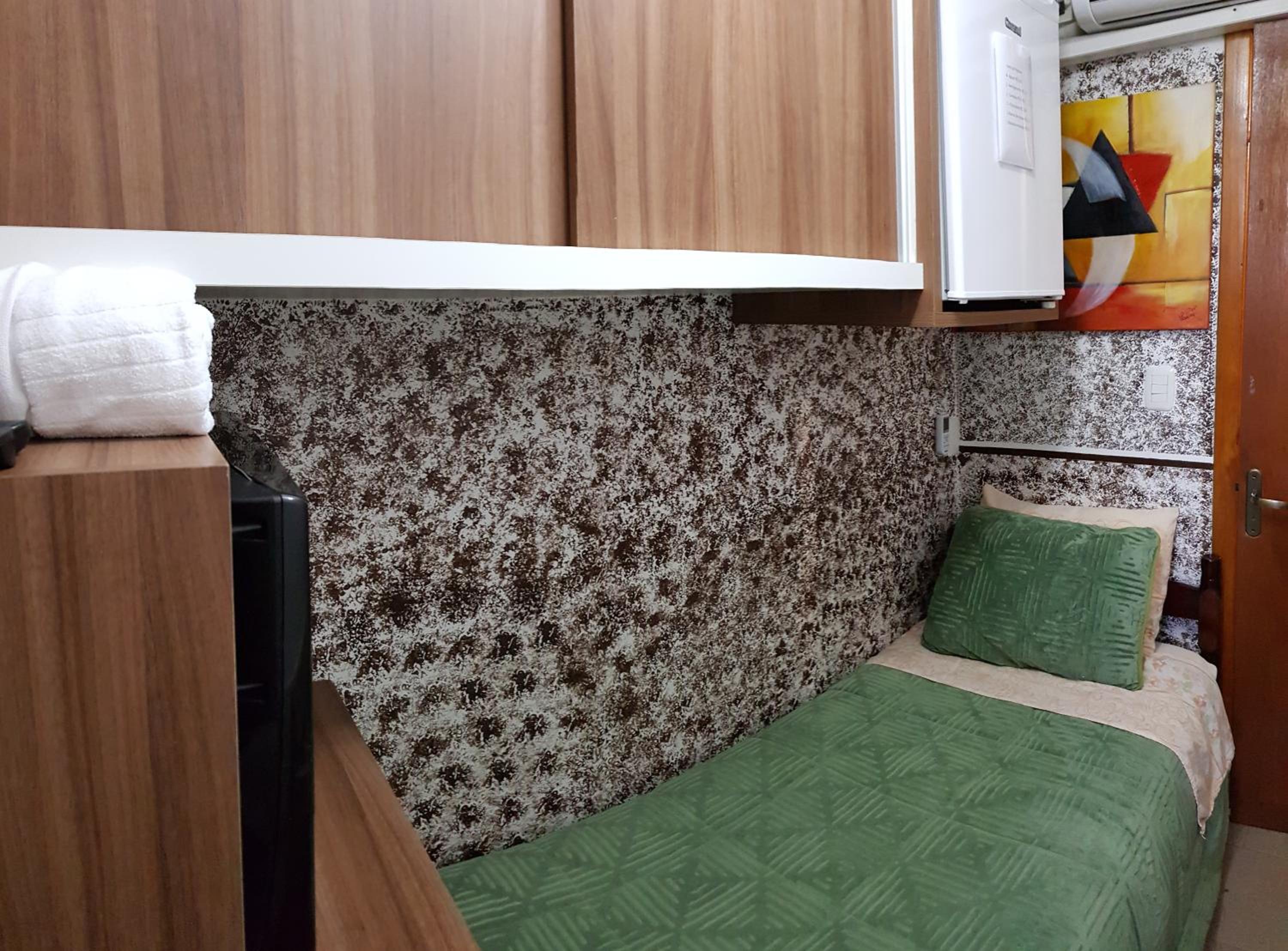 Single Room with Private Bathroom photo 3