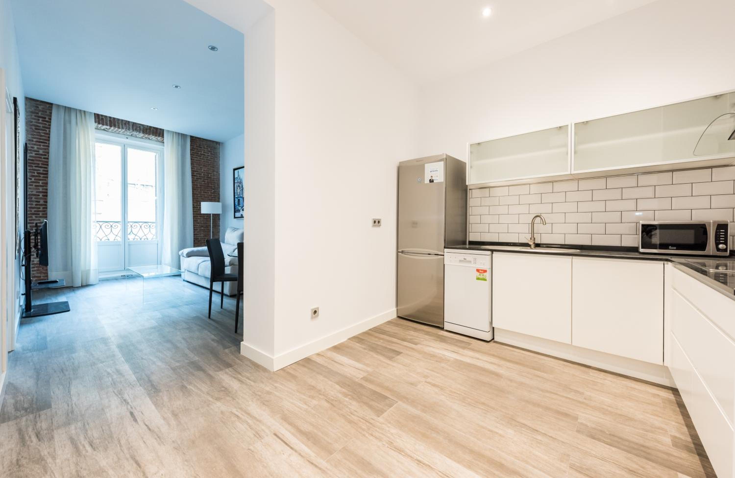 Apartment photo 2