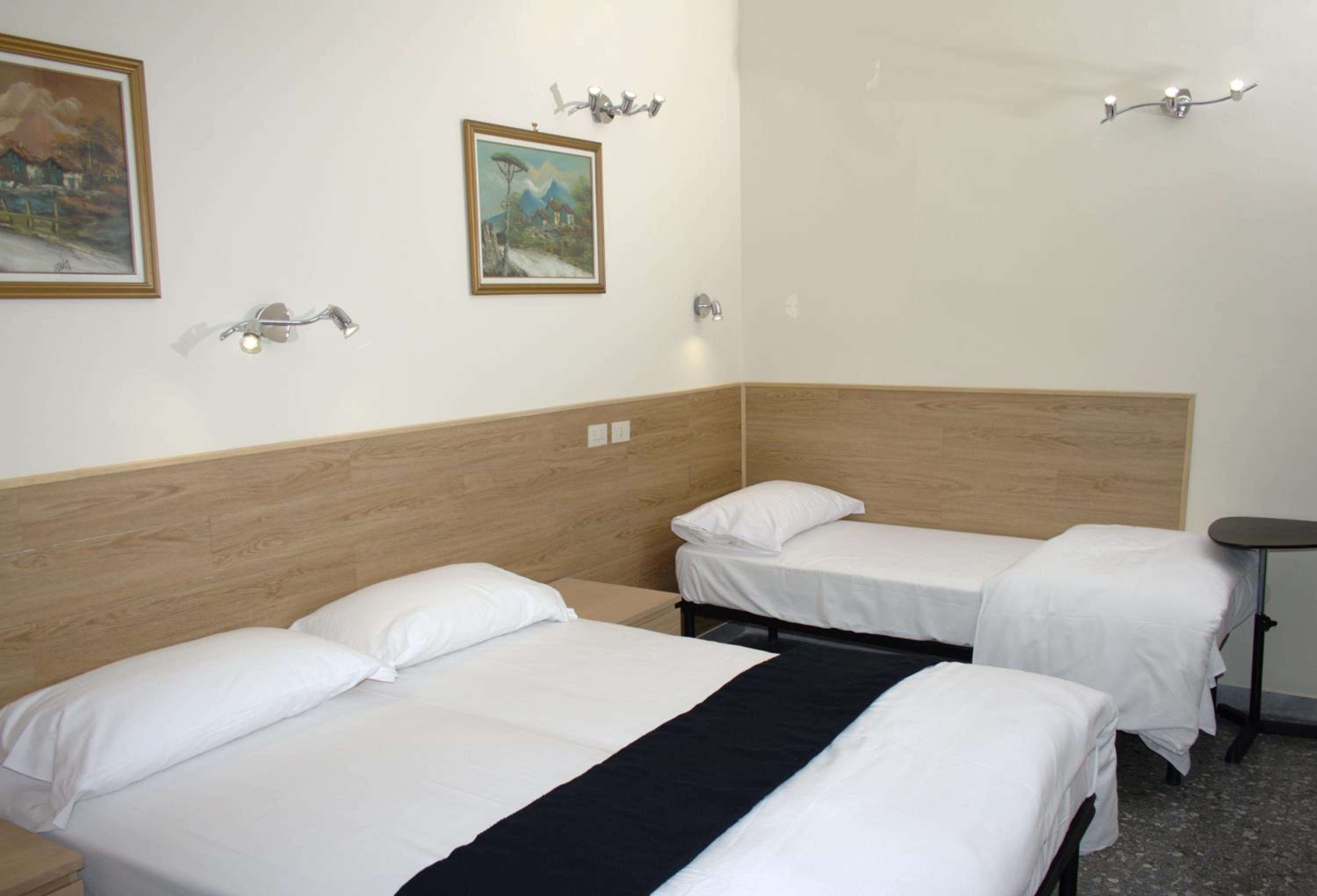 Quadruple Room with Private Bathroom
