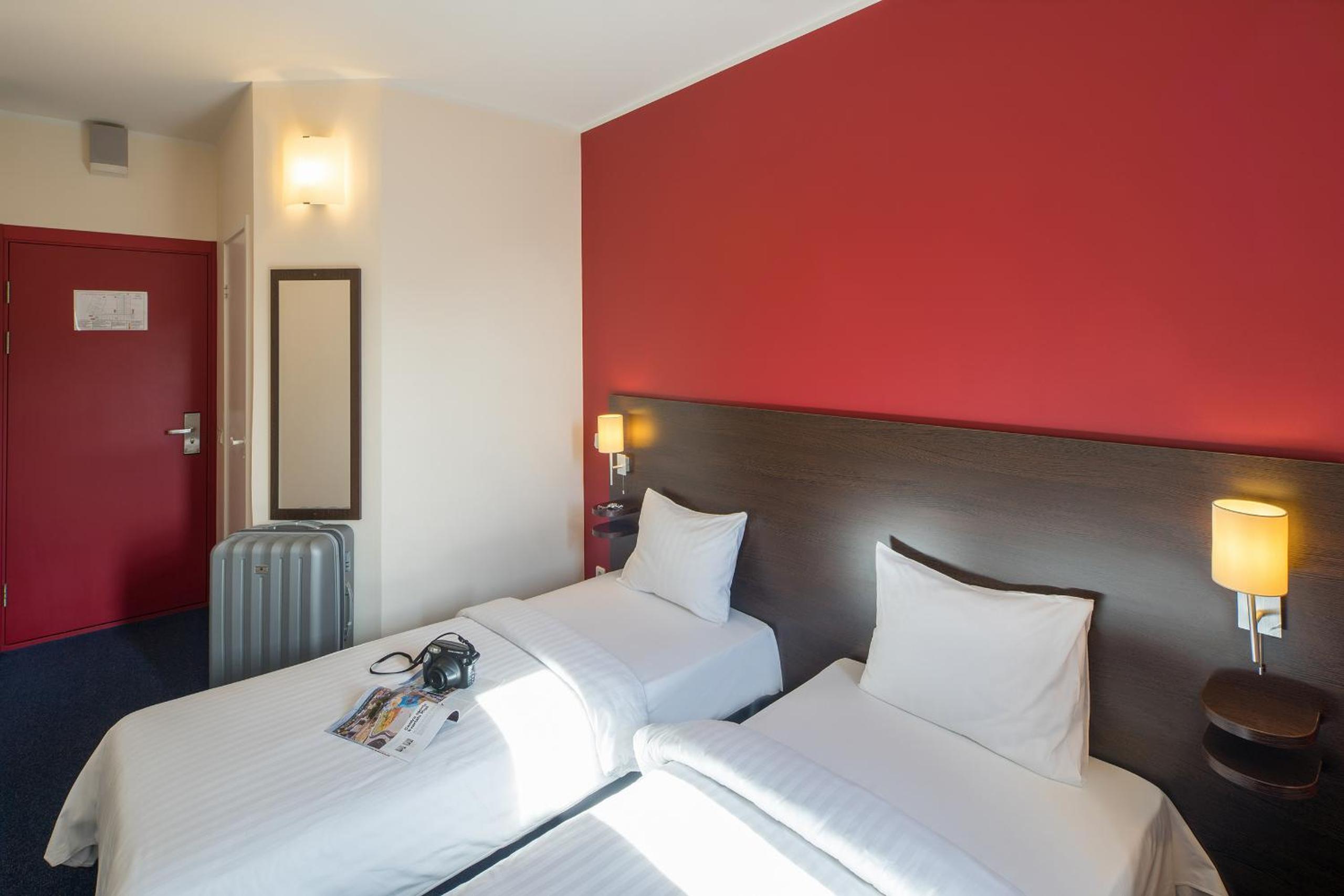 Twin Room - Photo 1