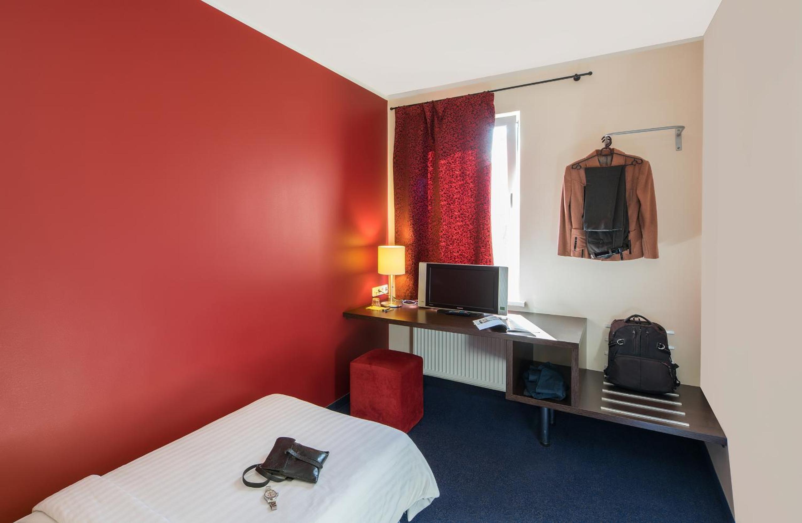 Single Room photo 1