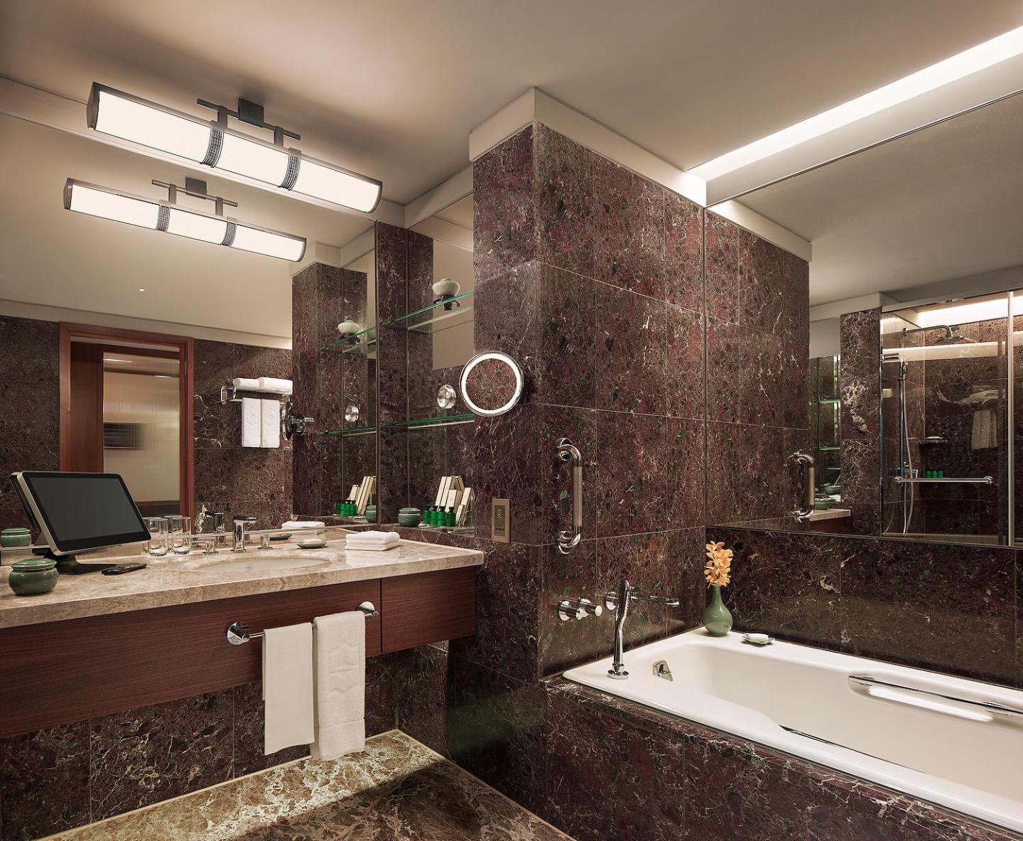 Superior King Room - Photo 2