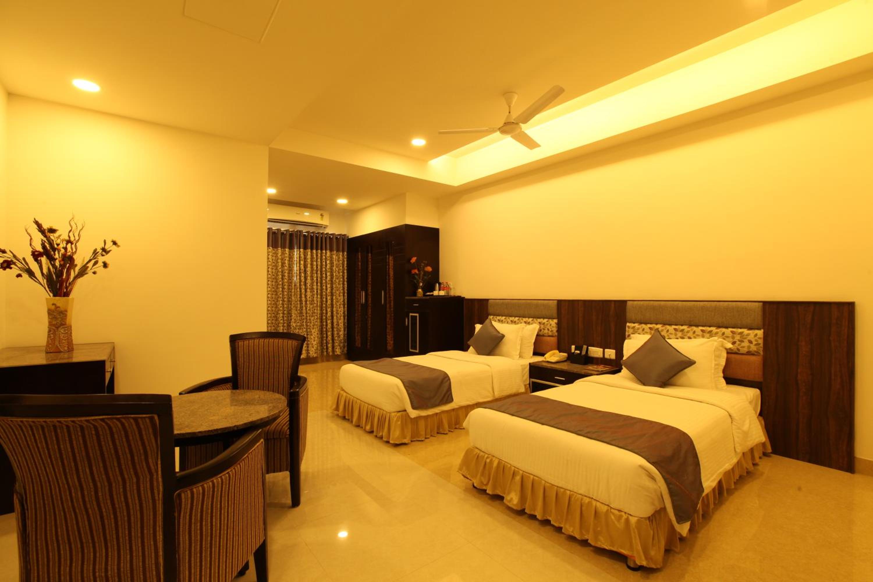 Deluxe Double or Twin Room photo 3