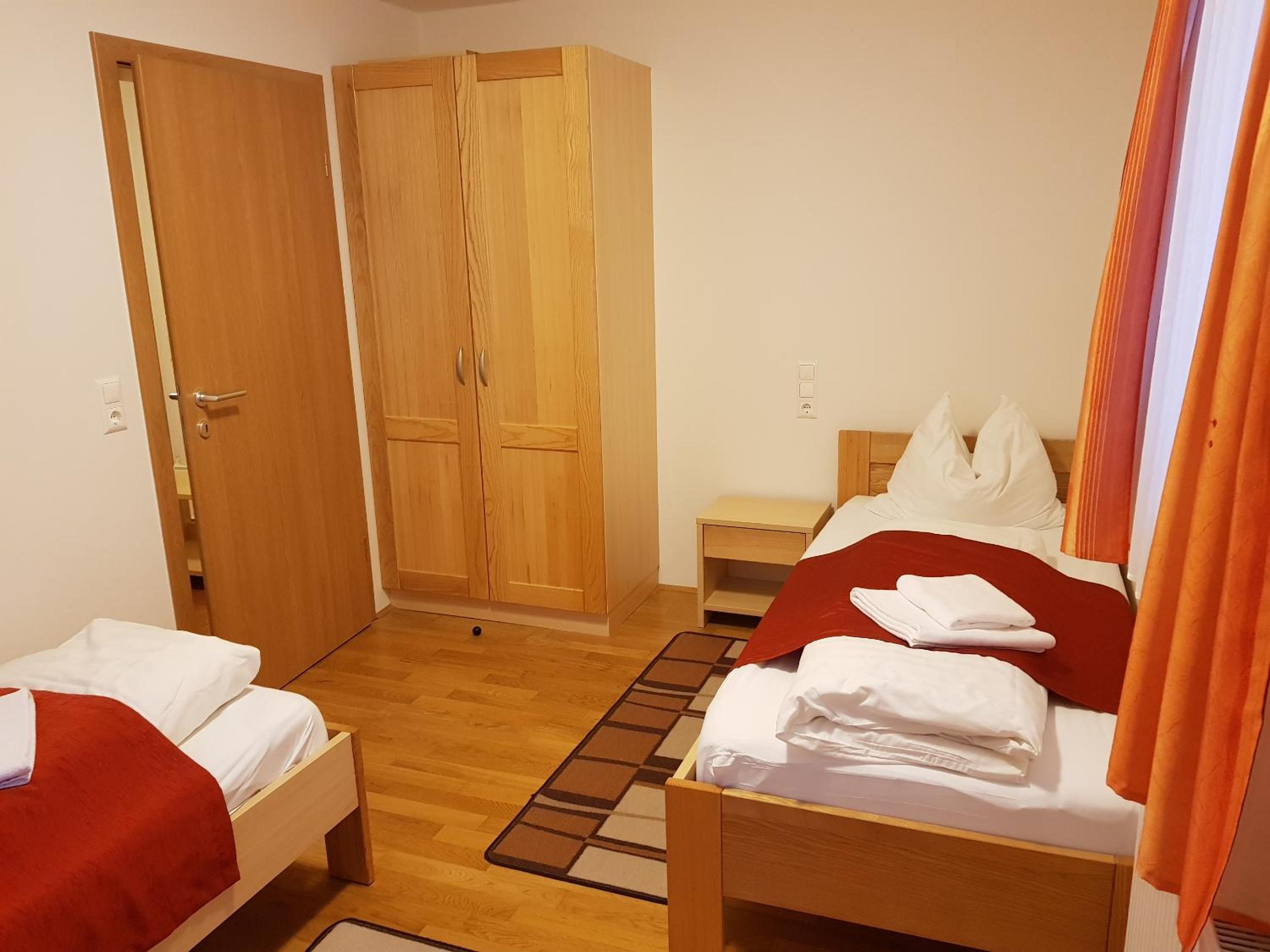 Quadruple Room with Balcony and Mountain View - Photo 15
