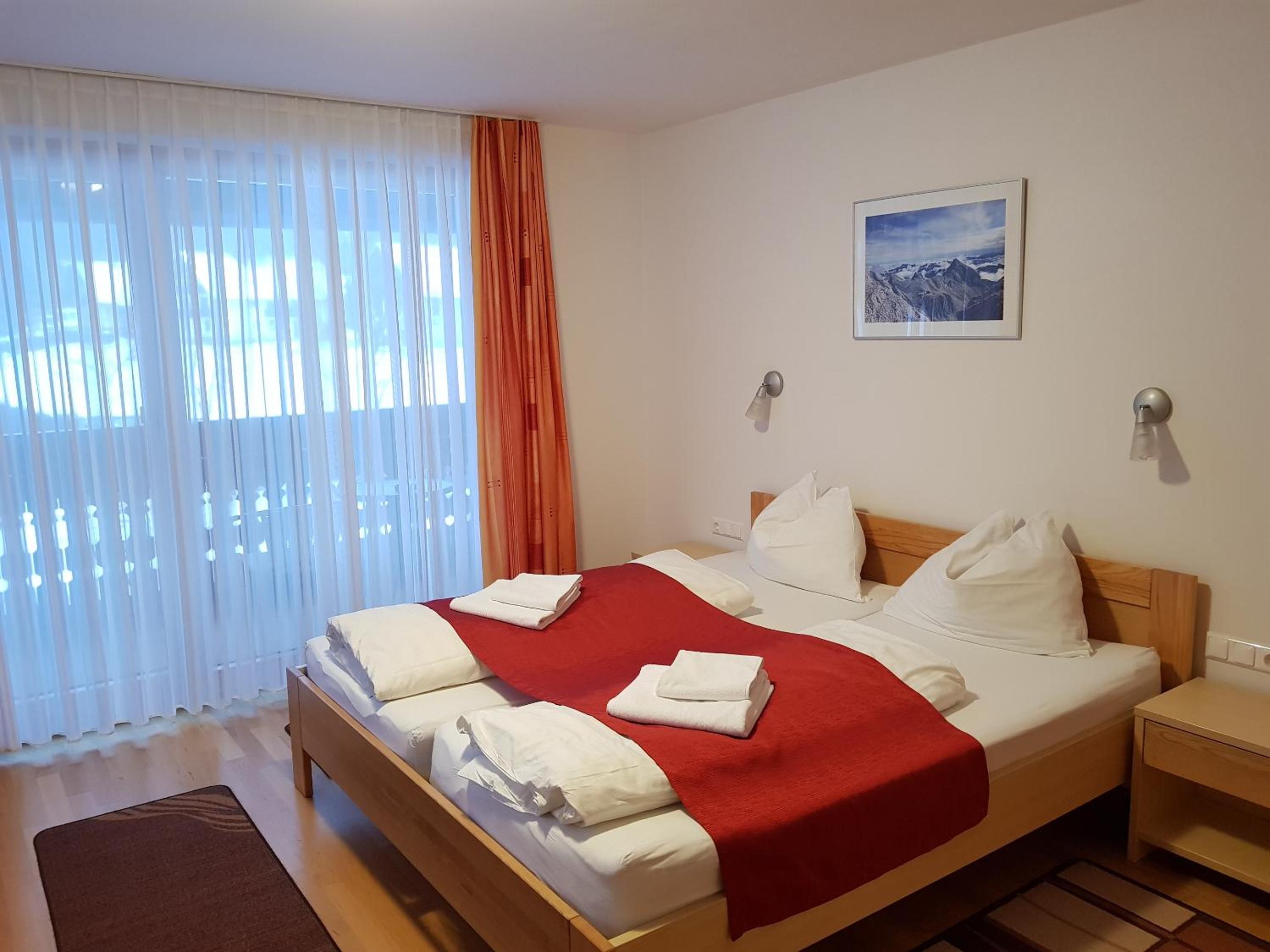 Quadruple Room with Balcony and Mountain View - Photo 20