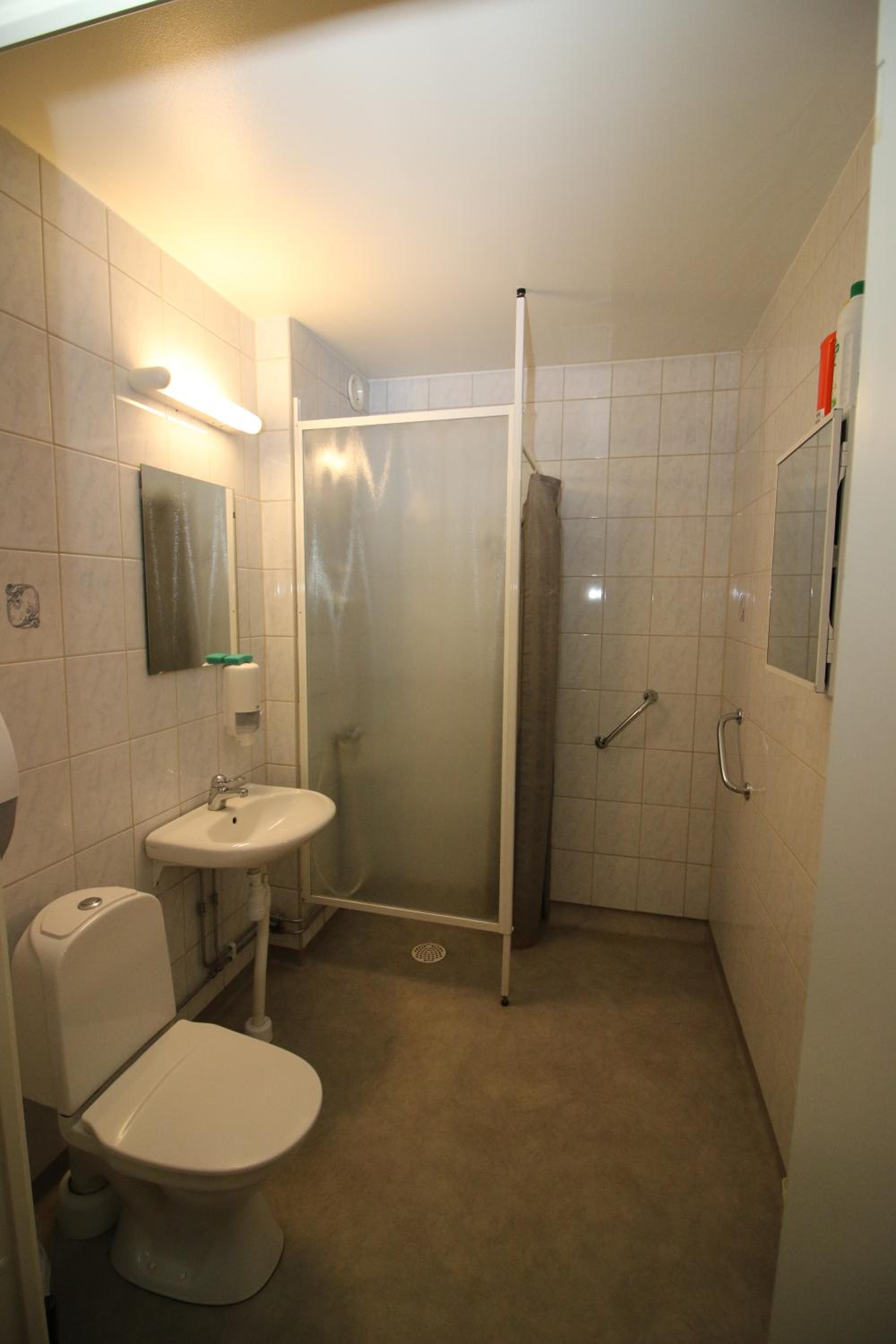Family Room (2 Adults + 2 Children) with Shared Bathroom photo 2