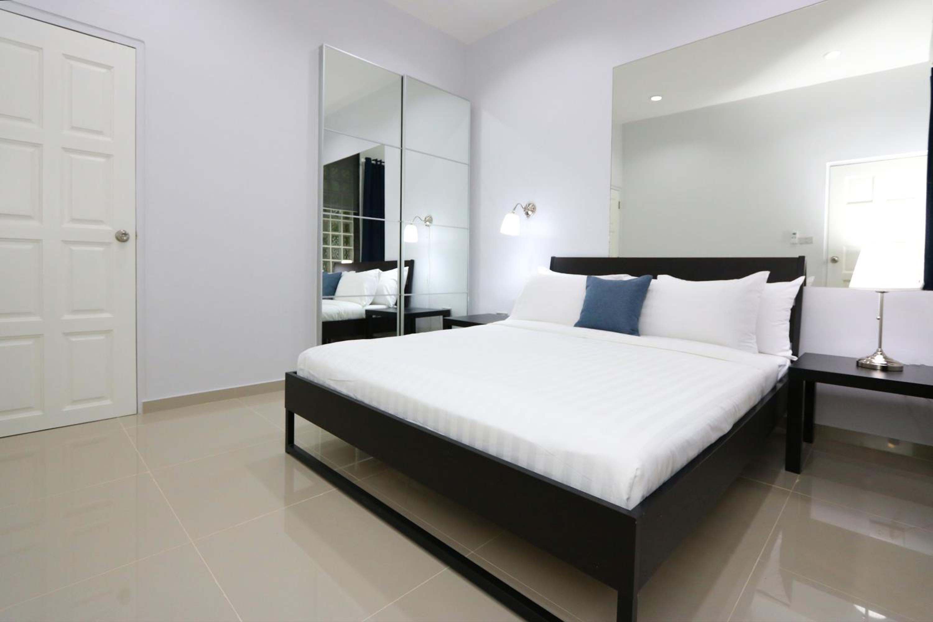Three-Bedroom Villa photo 3