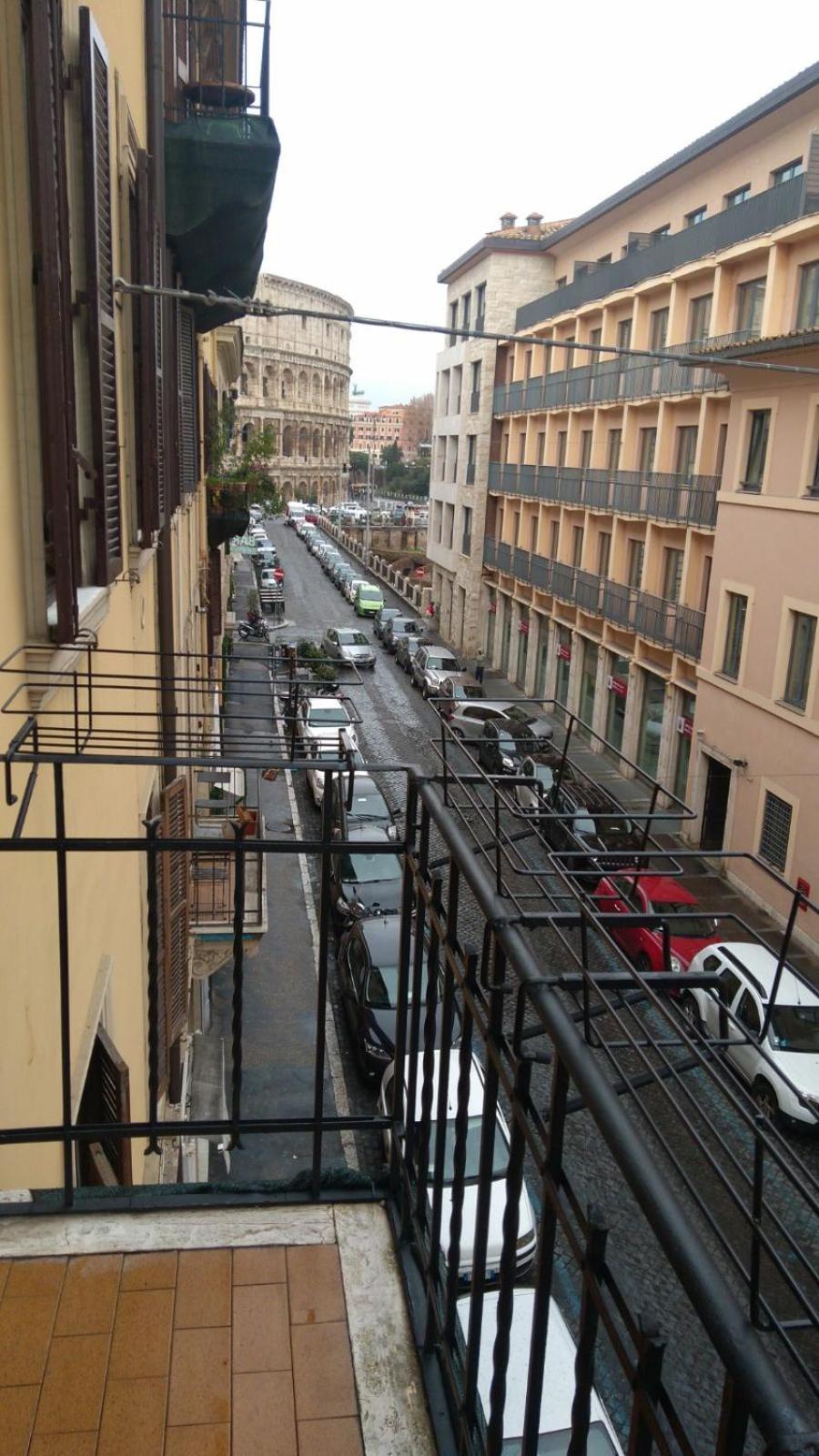 Deluxe Single Room with Balcony photo 3