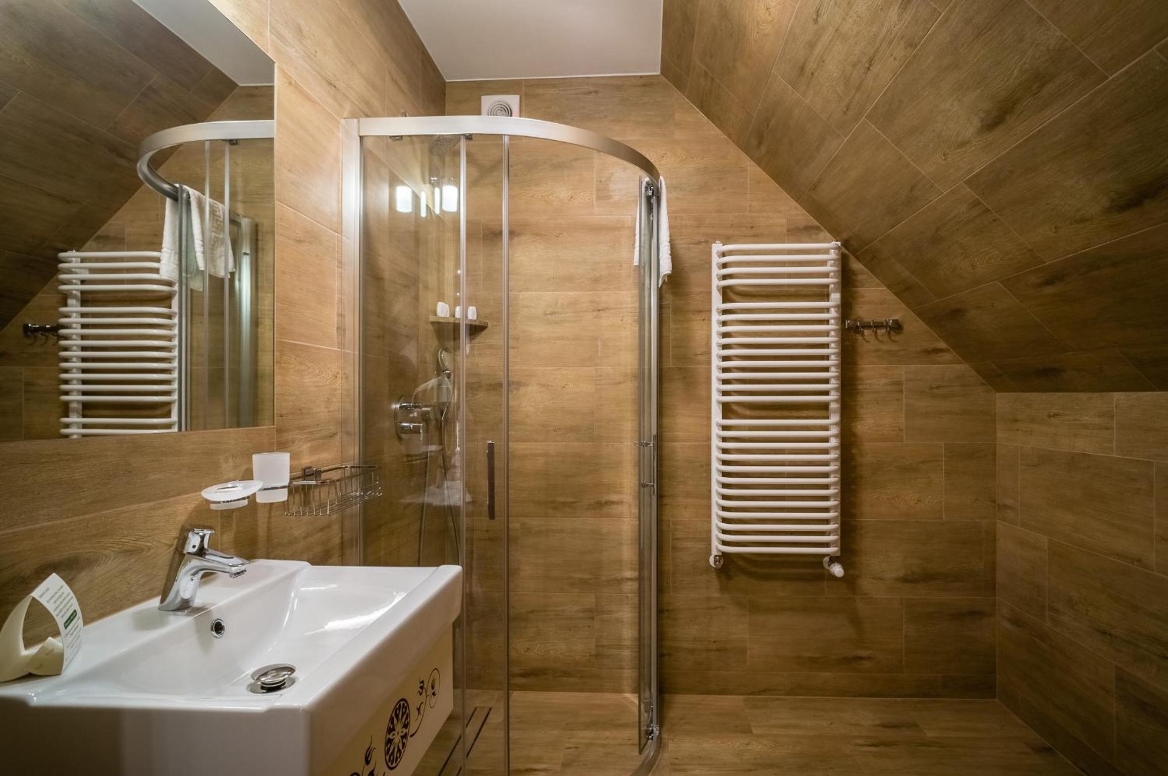 Small Double Room - Photo 6