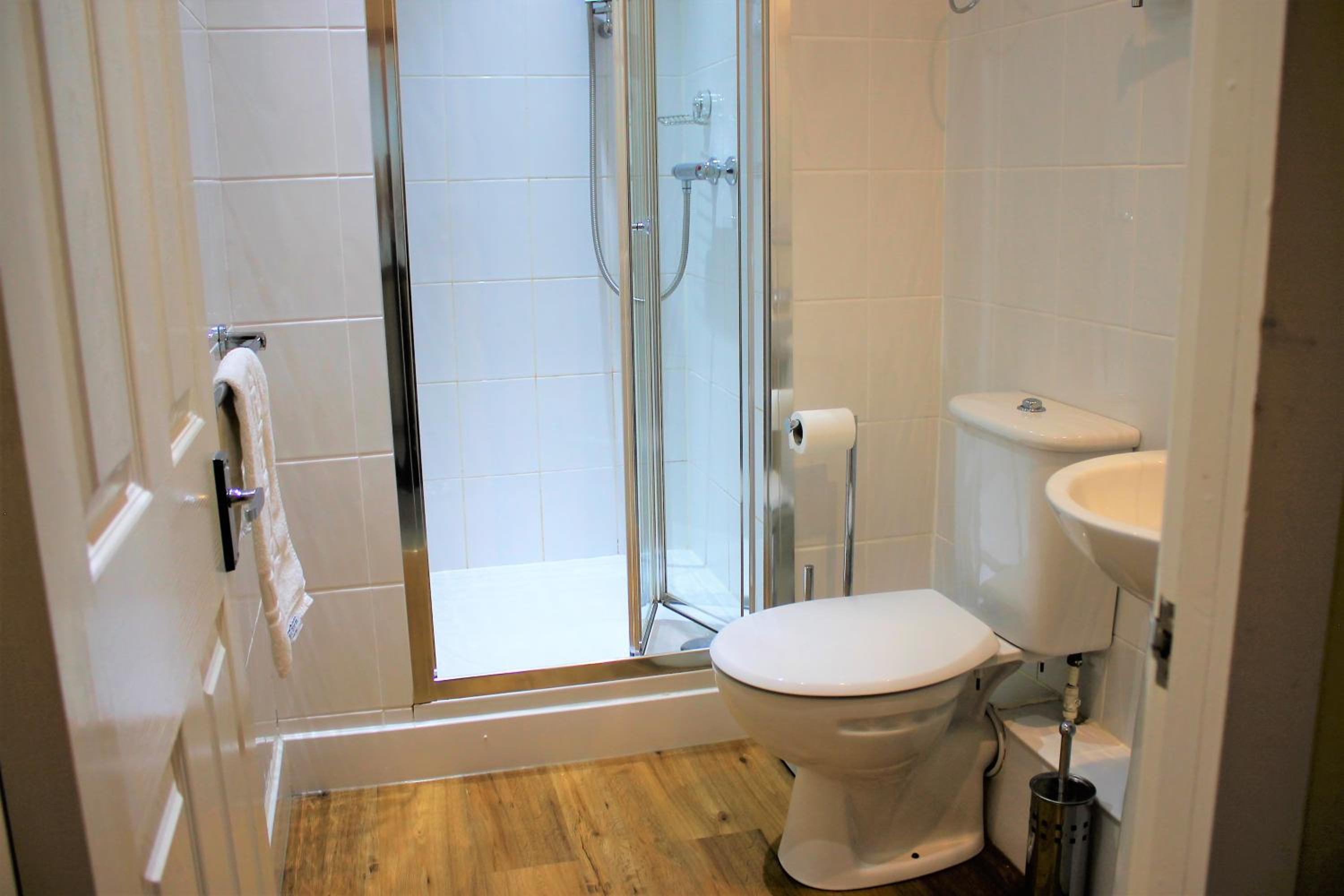 Double Room - Photo 5