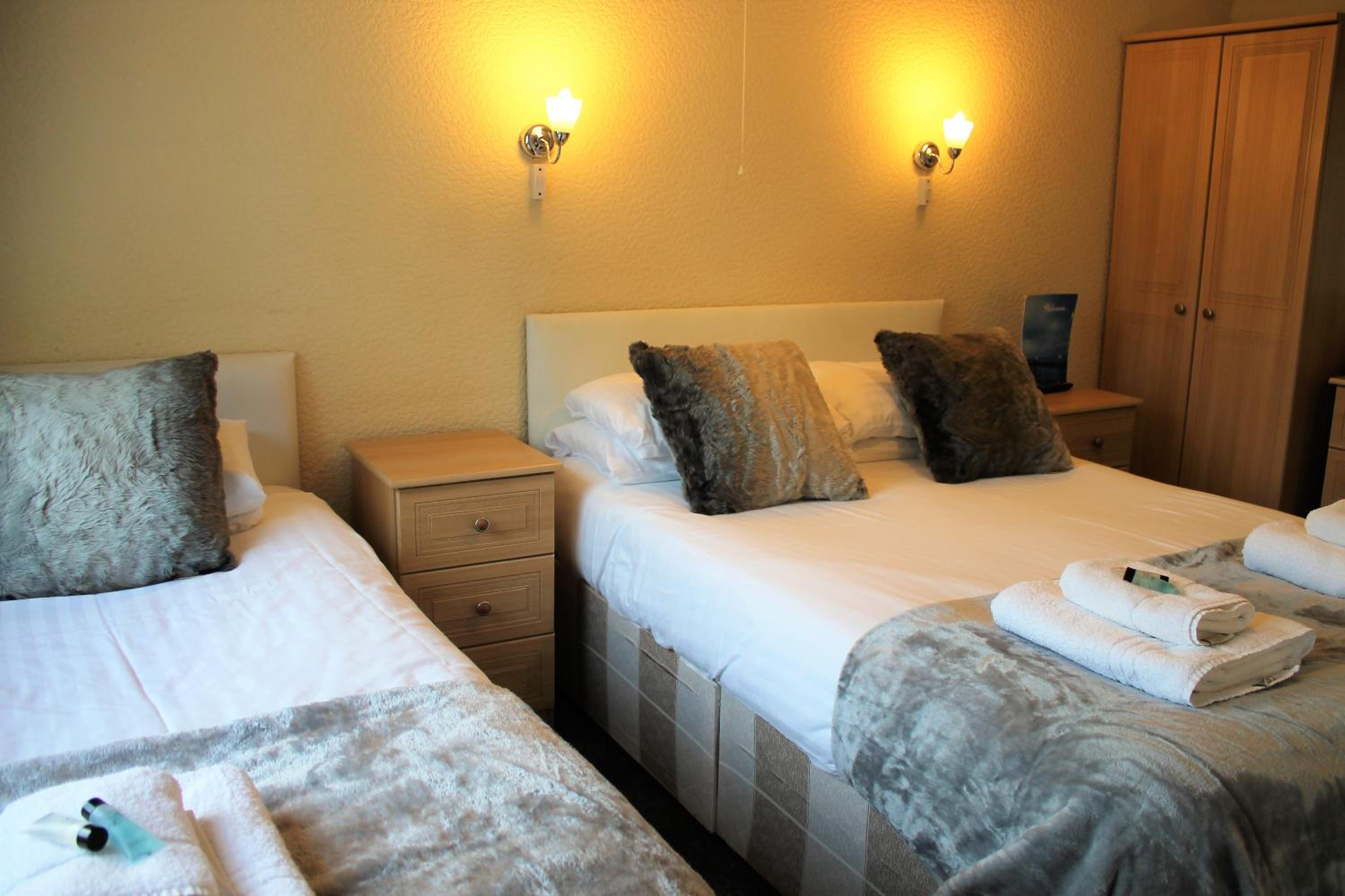Family Room - Photo 8