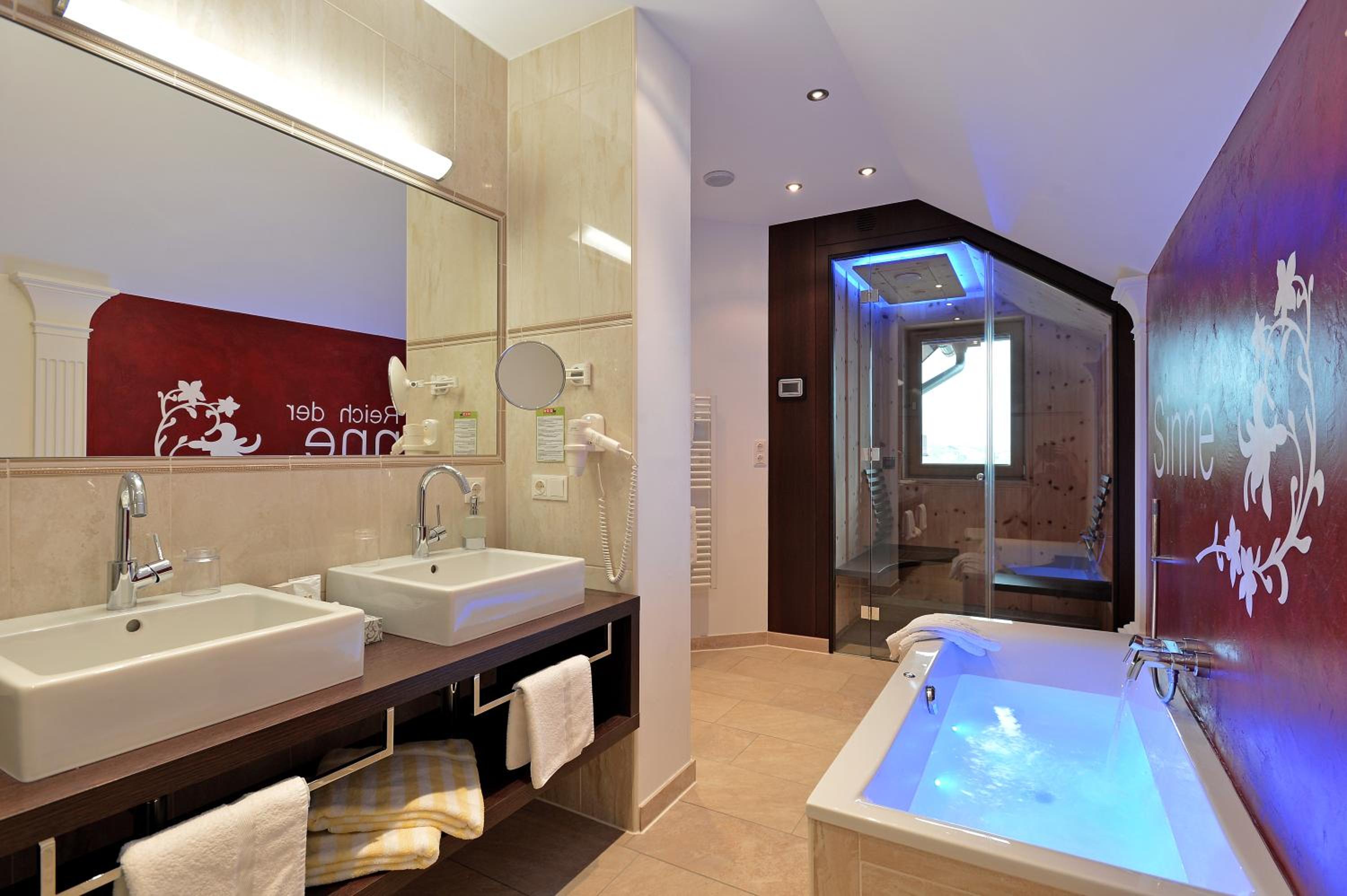 Deluxe Suite photo 2