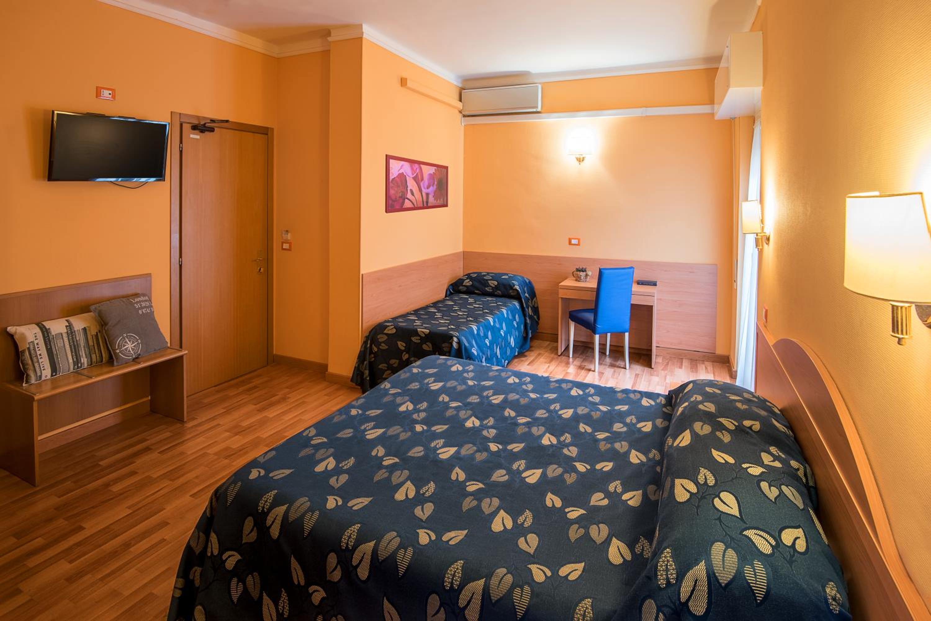 Triple Room