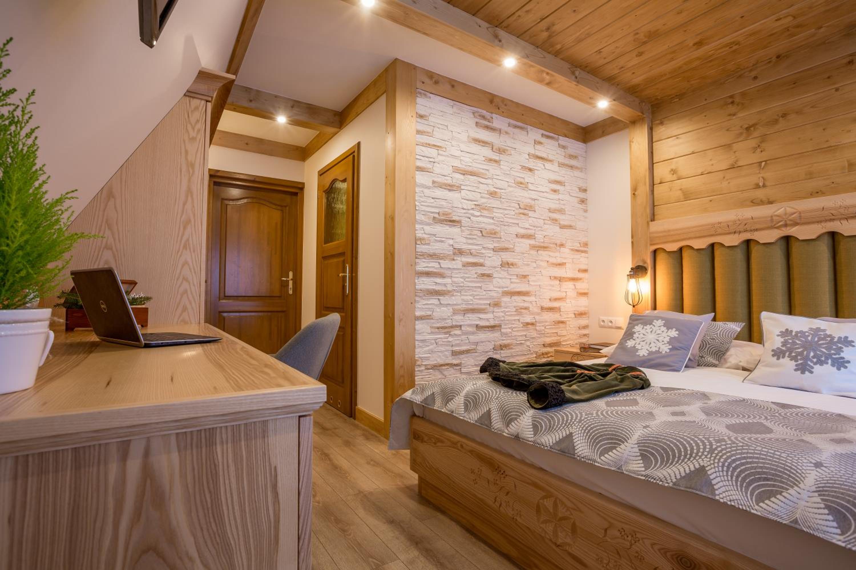 Deluxe Double Room photo 2