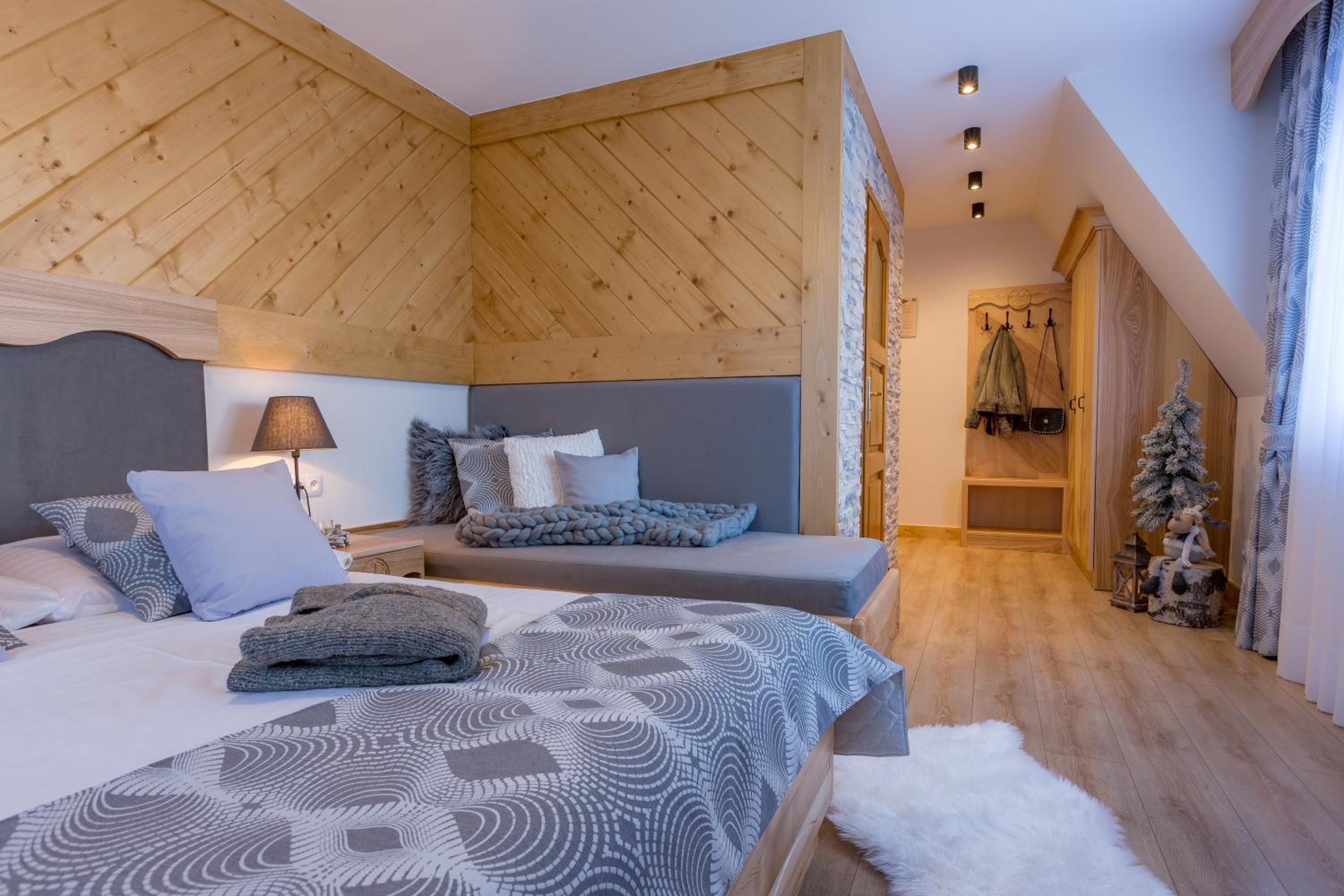 Deluxe Triple Room photo 3