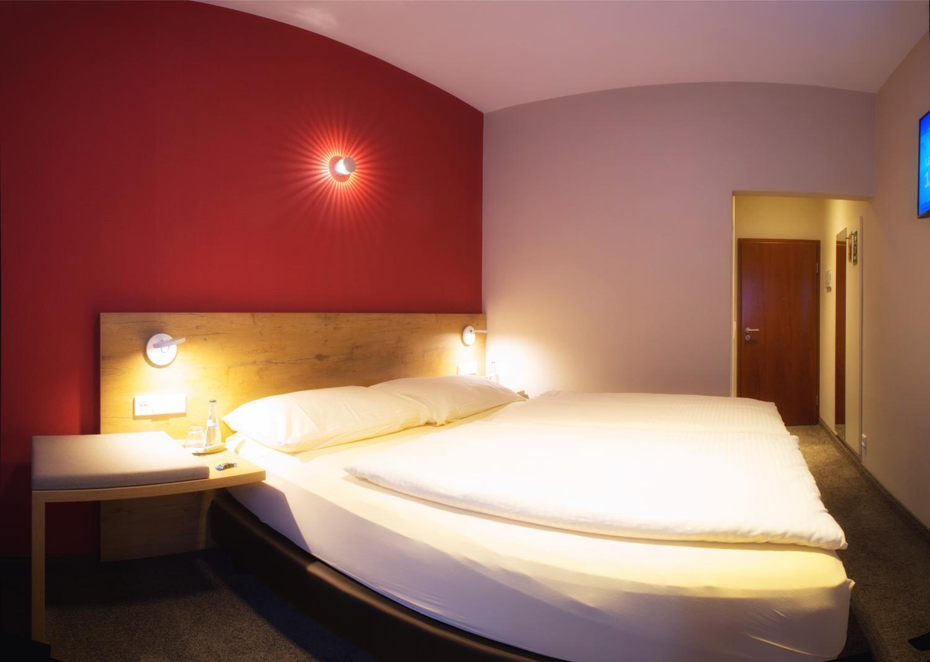 Queen Room - Photo 15