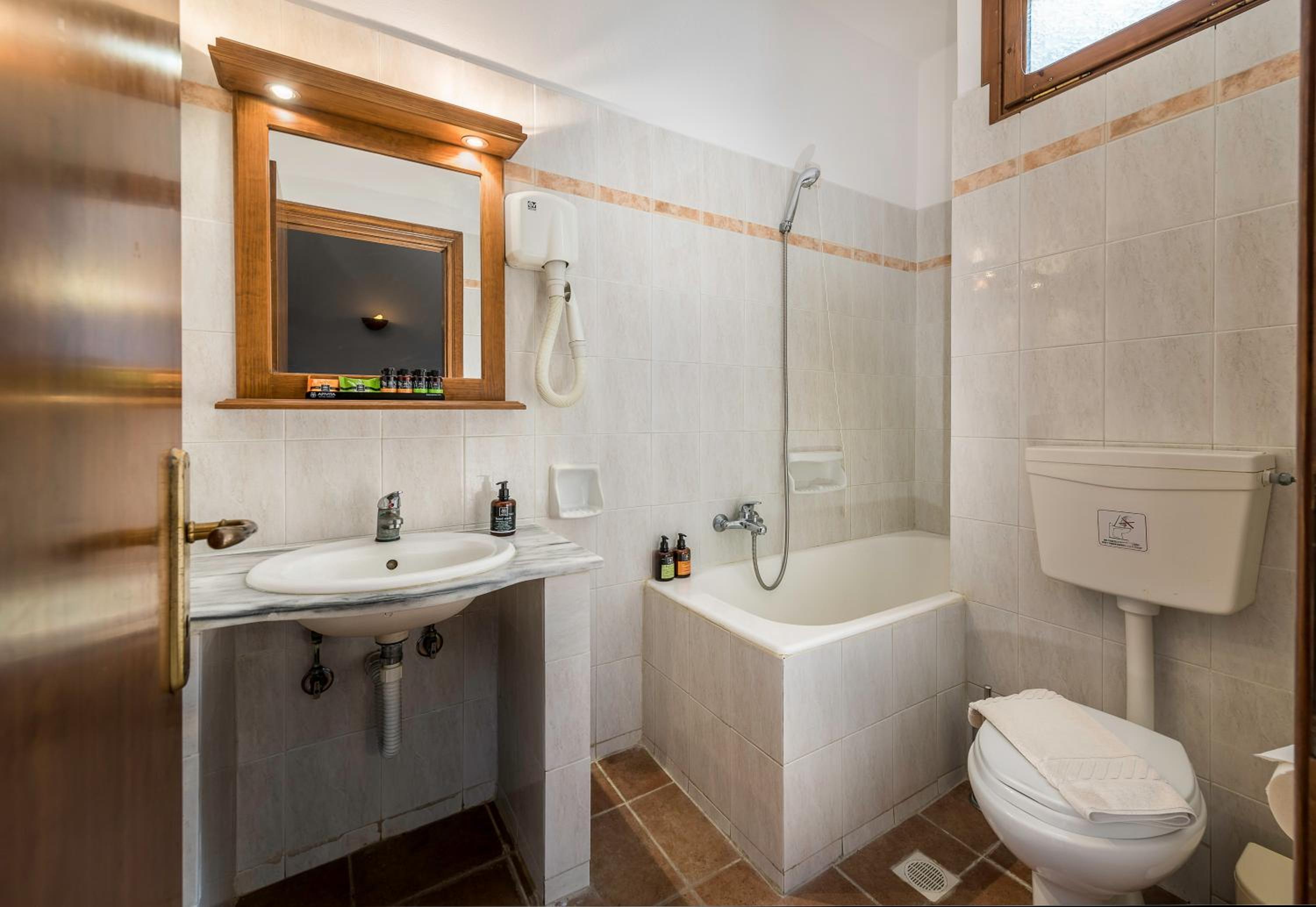 One Bedroom Apartment with Sea View photo 3