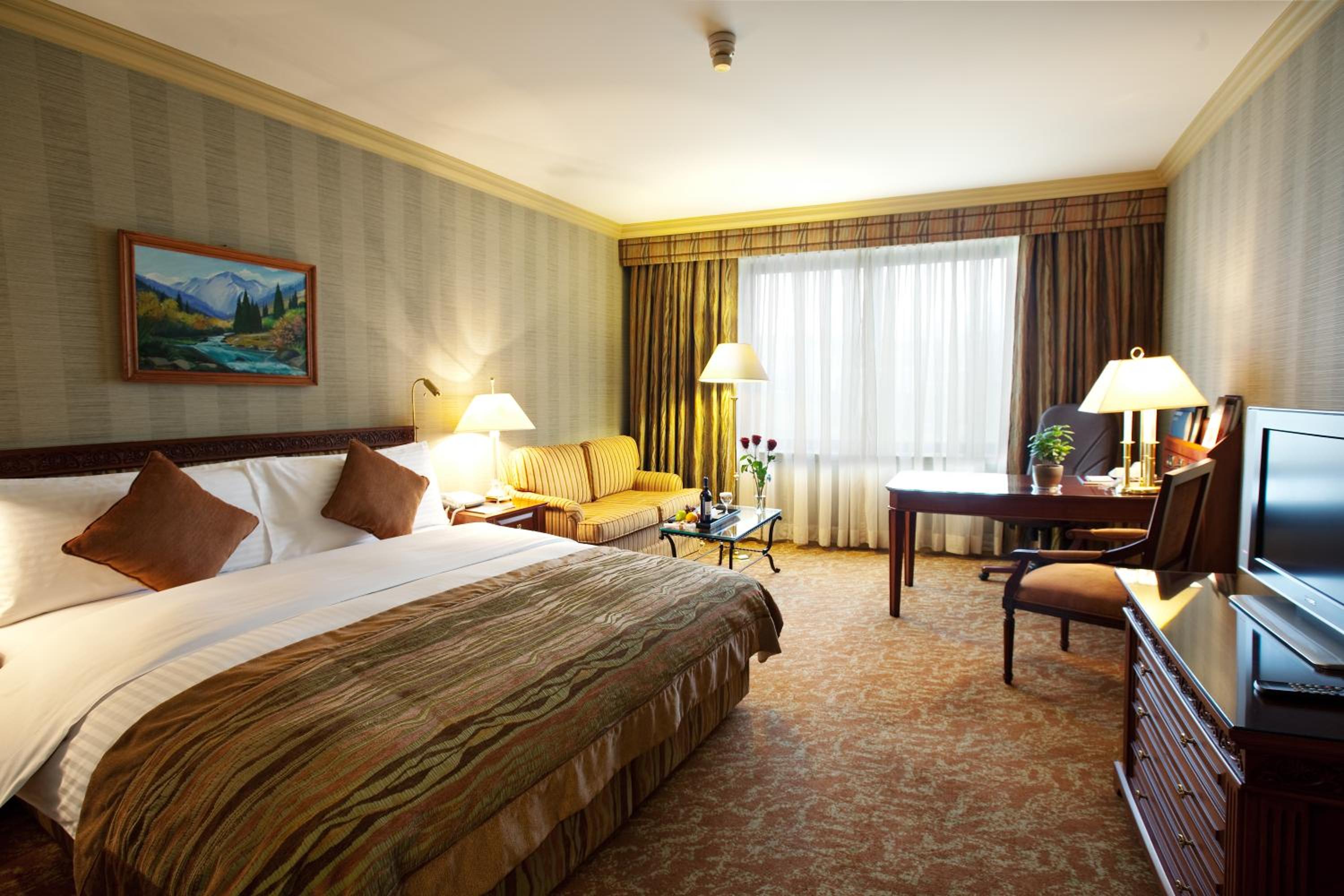 Classic Club Room, Smoking, 1 King Bed