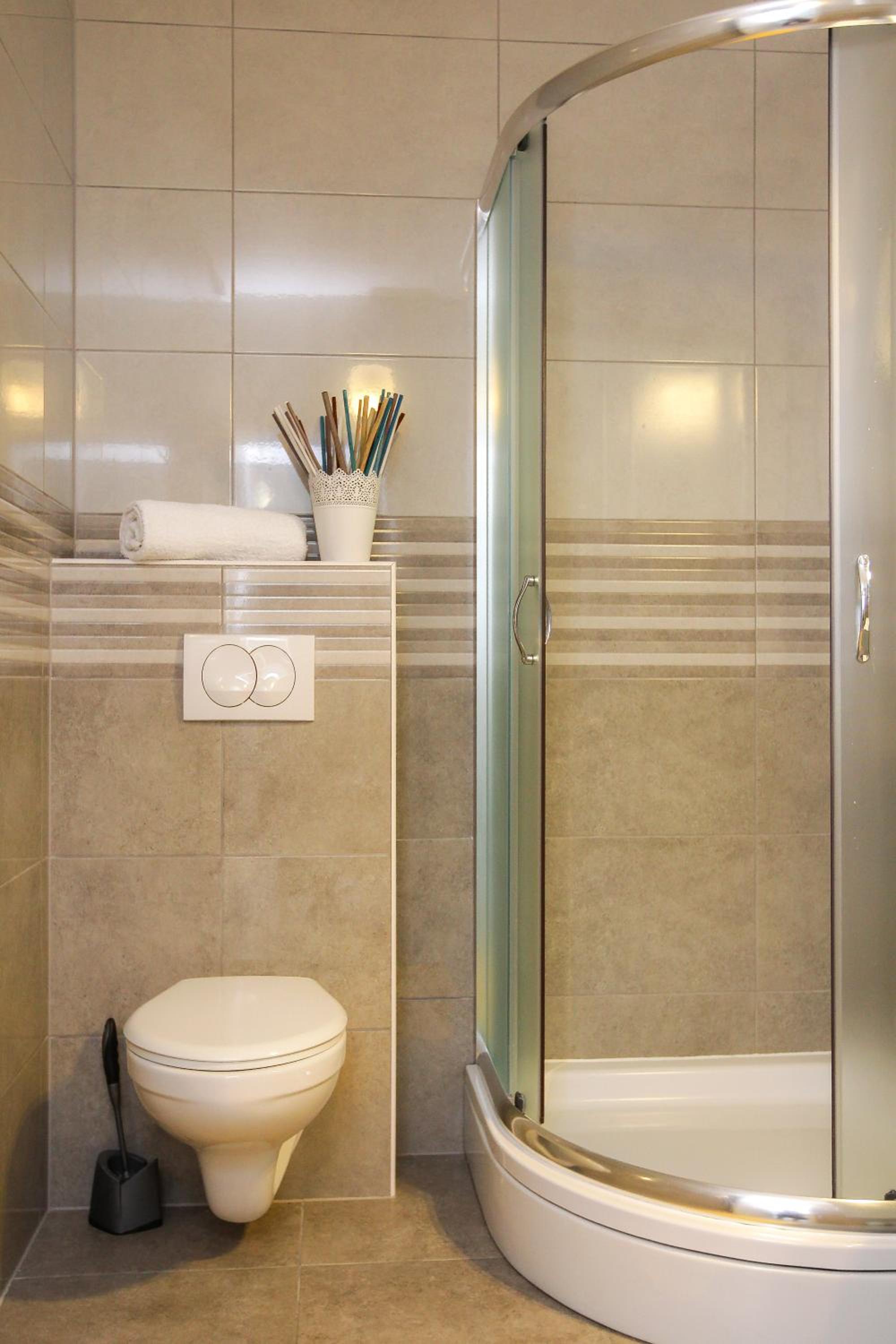 Deluxe One-Bedroom Apartment with Terrace - Photo 4