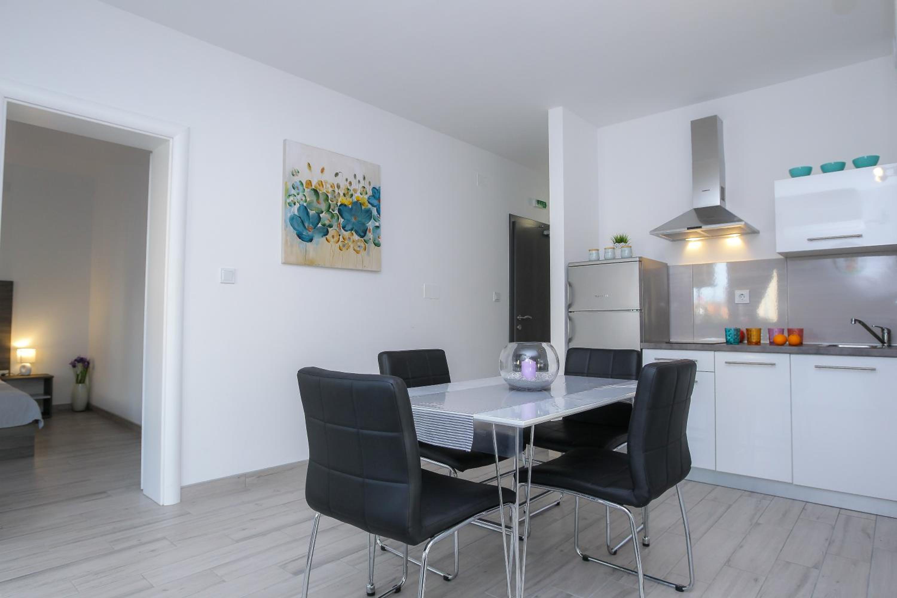 Deluxe One-Bedroom Apartment with Terrace - Photo 16