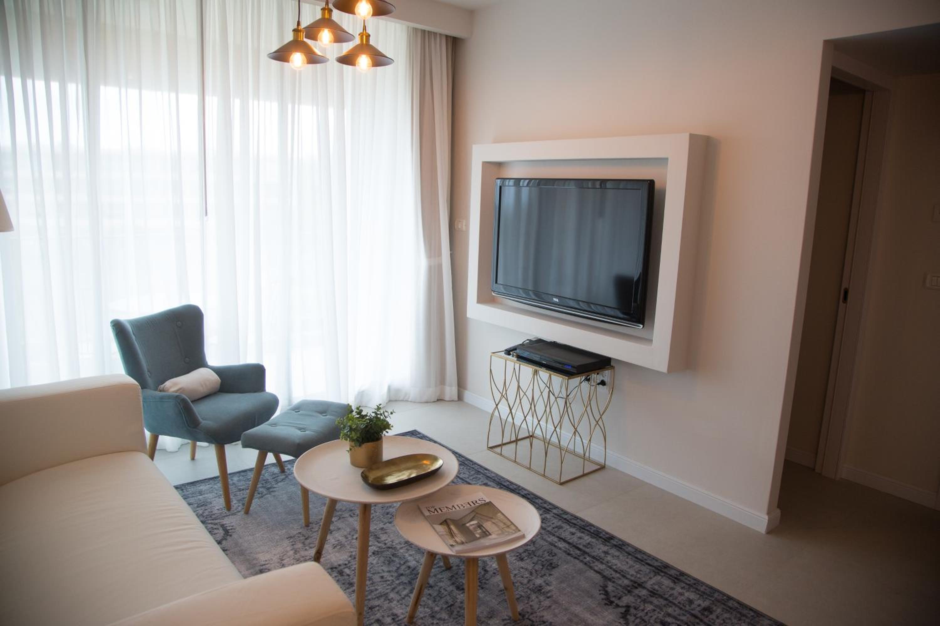 Two-Bedroom Apartment - Photo 17