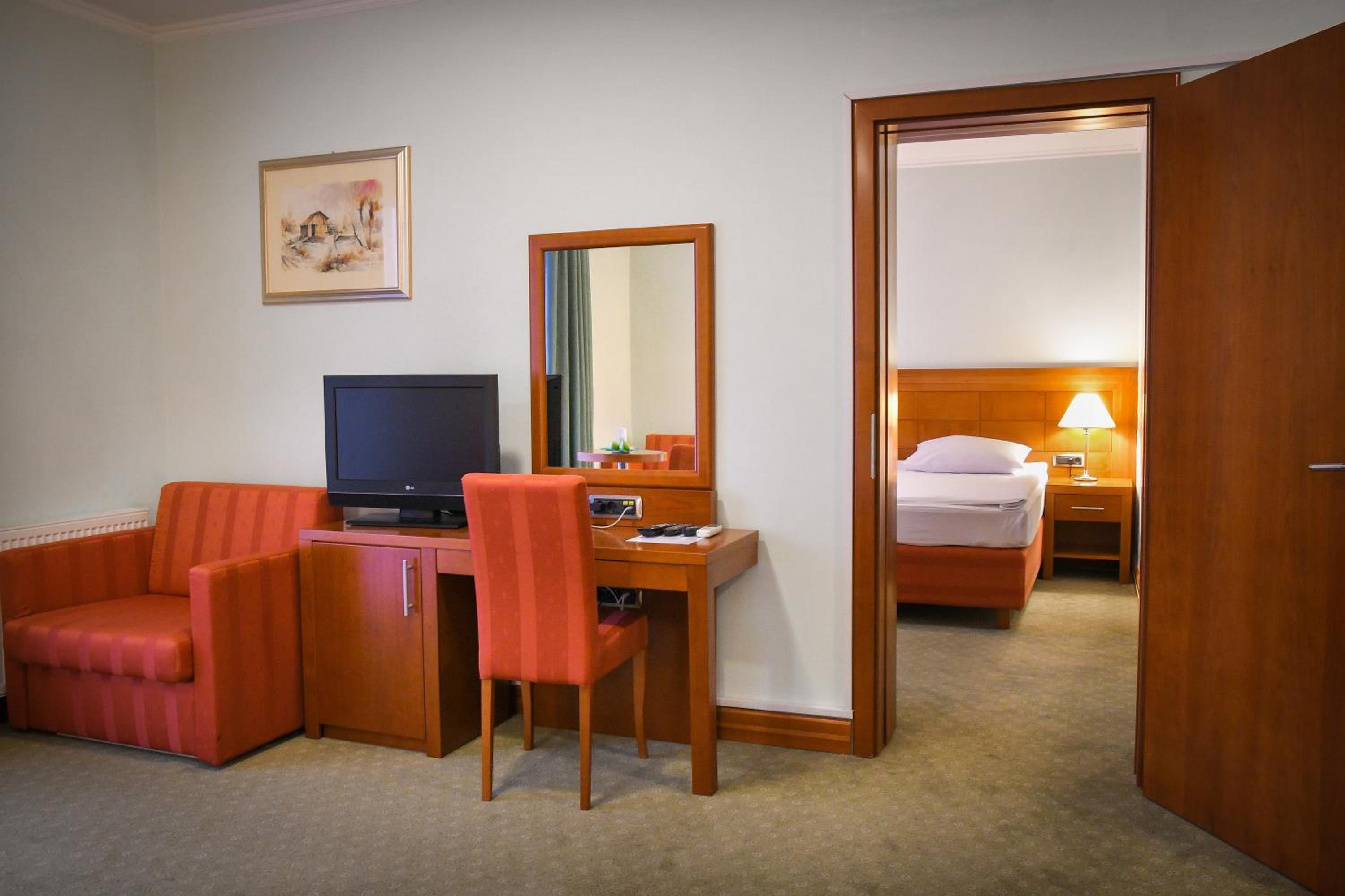 Standard Double or Twin Room - Photo 1