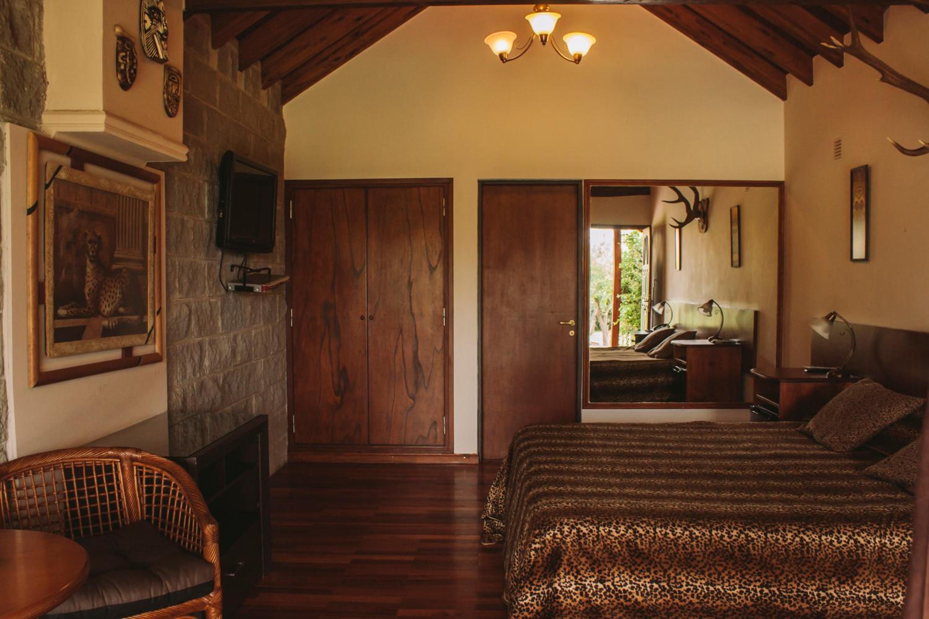 Queen Room with Spa Bath