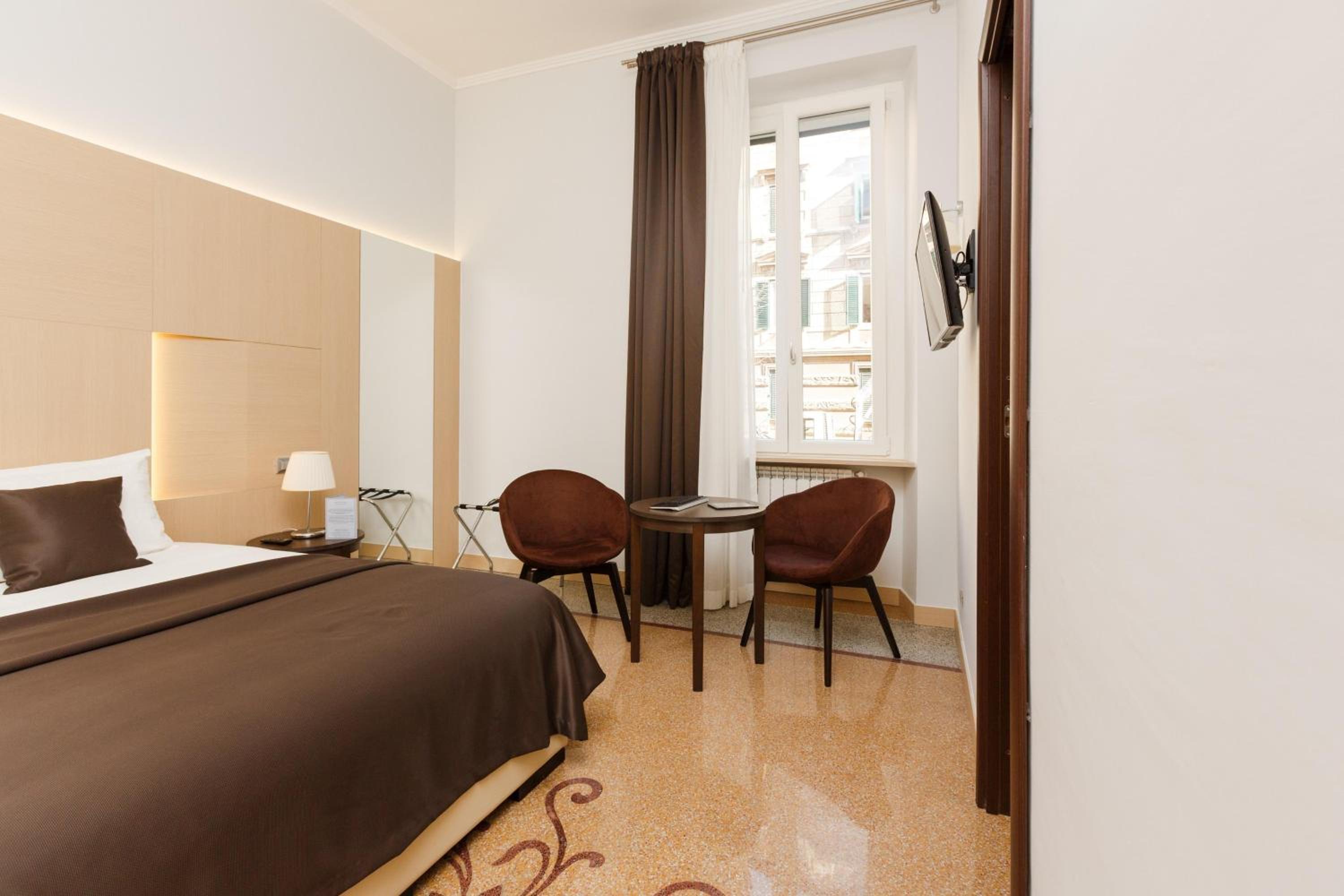 Deluxe Triple Room photo 2