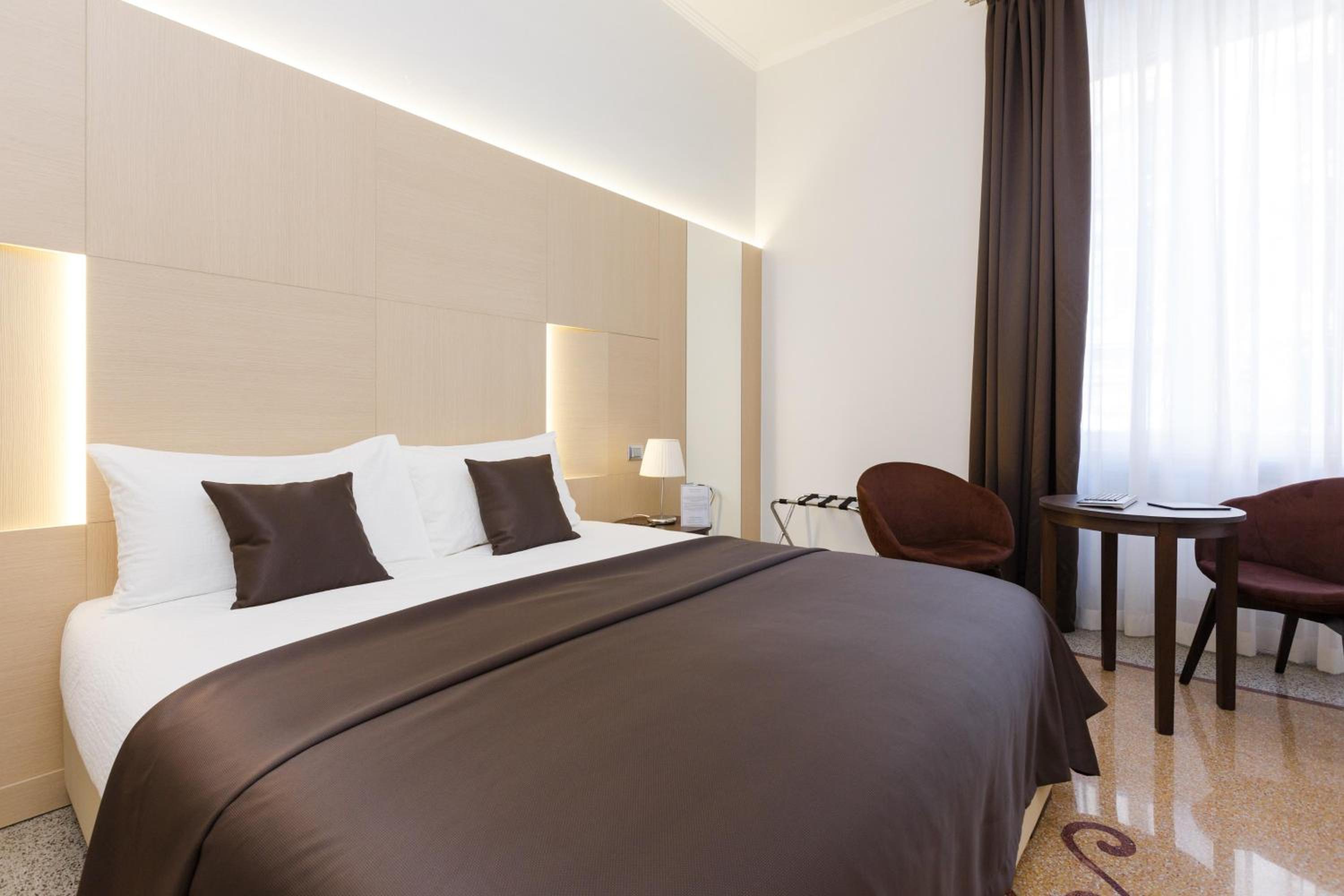 Deluxe Triple Room photo 3
