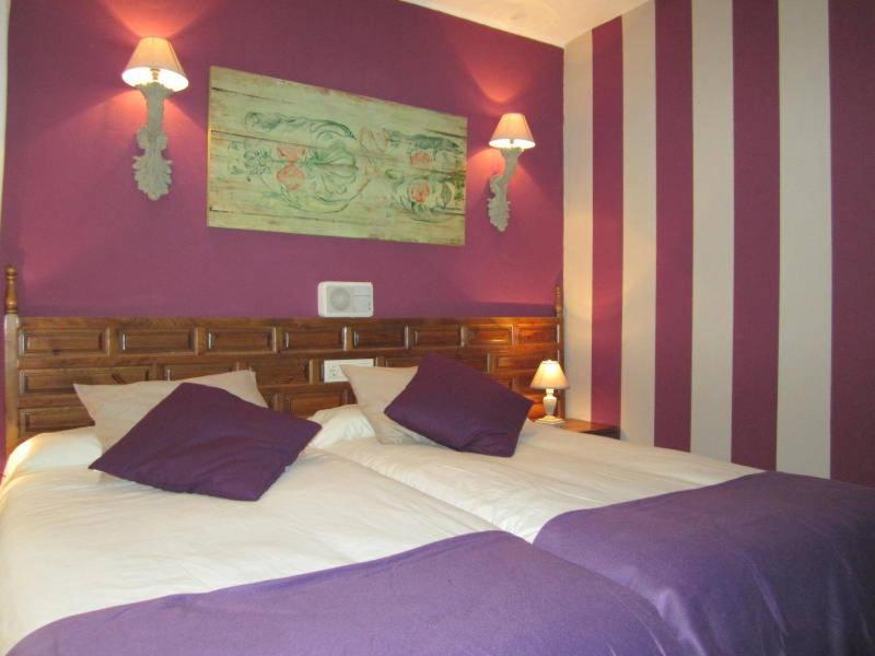 Double or Twin Room - Photo 10