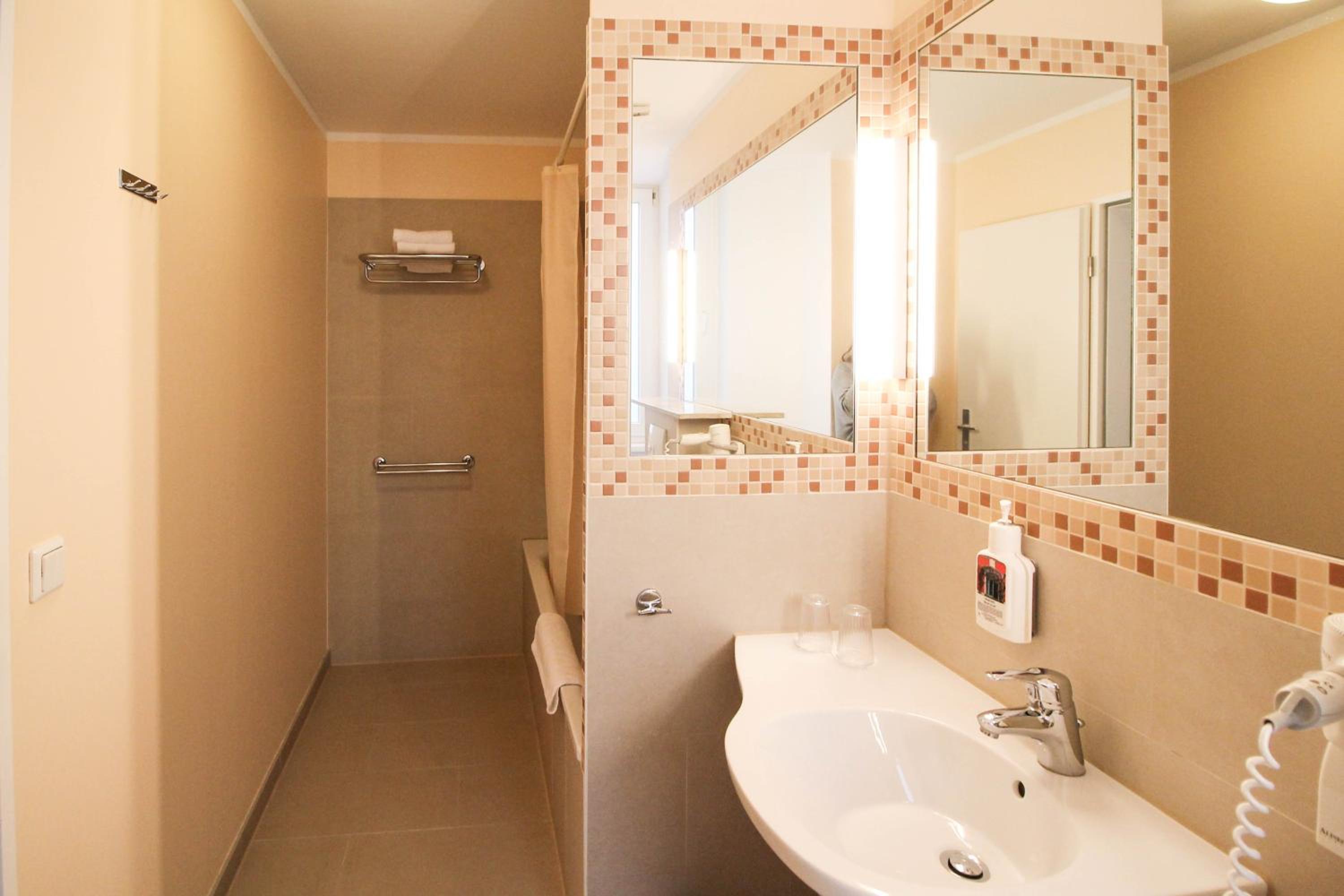 Single Room photo 3