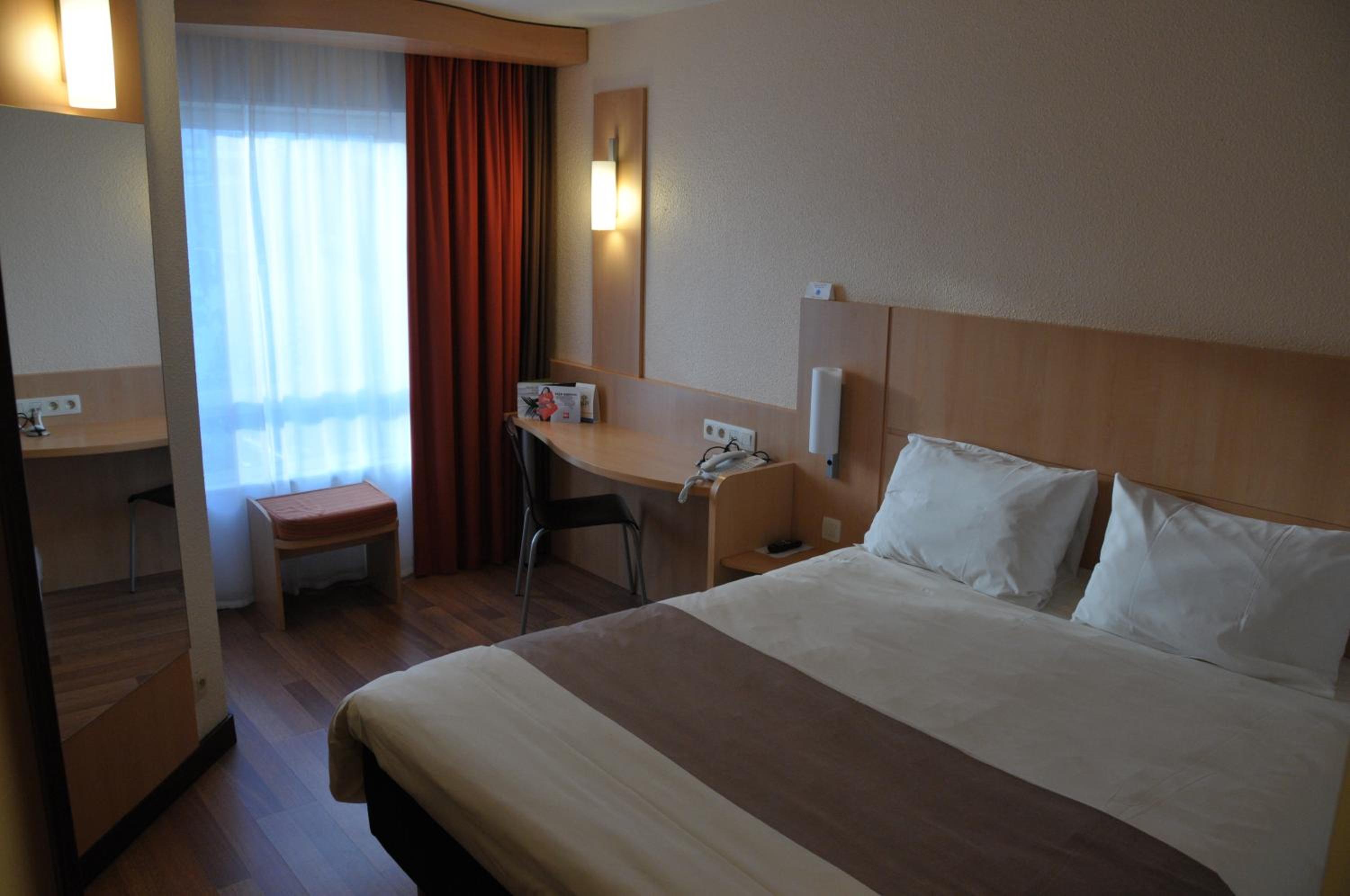 Standard Double Room - Photo 4