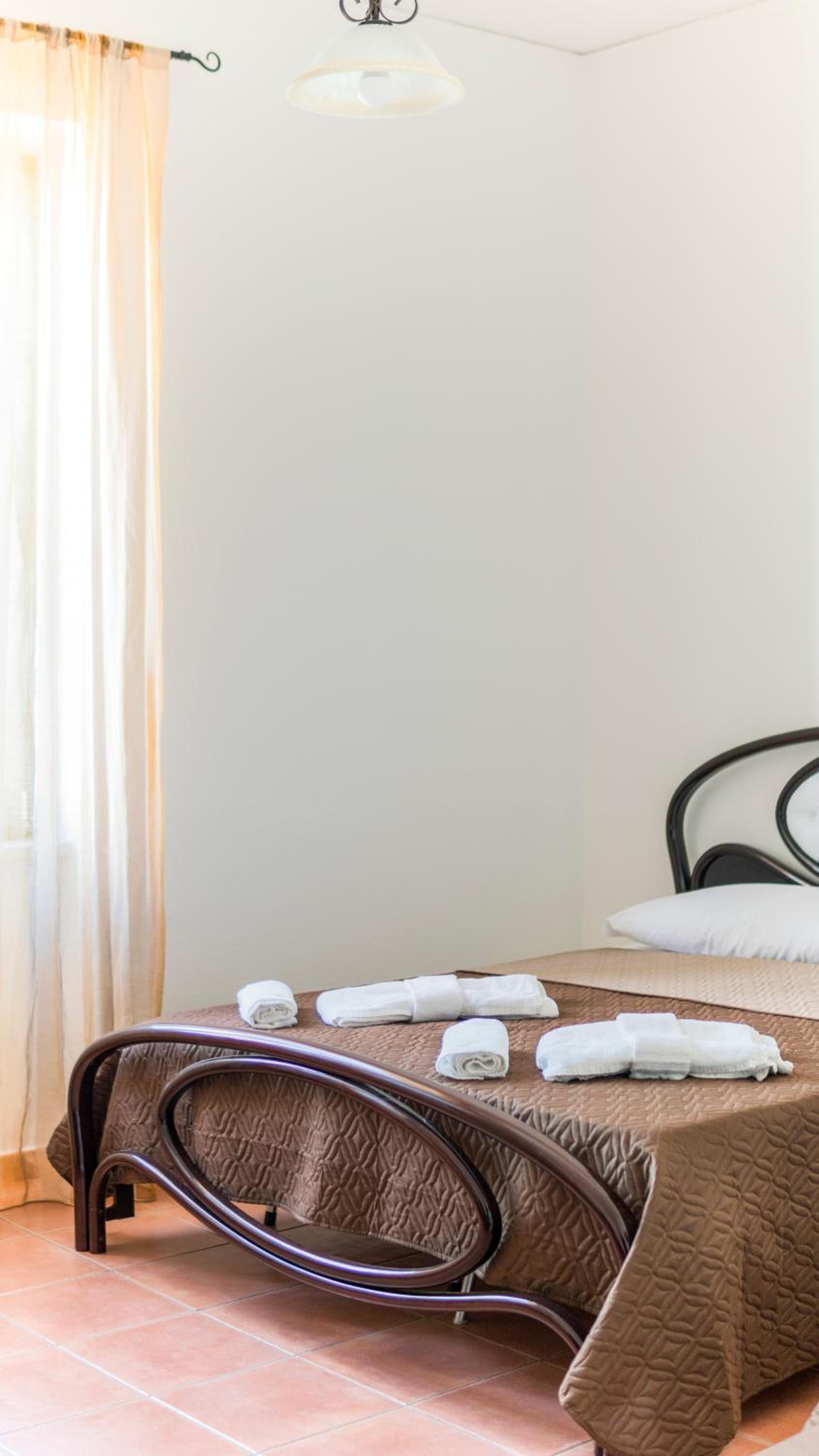 Comfort Triple Room with Shower - Photo 8
