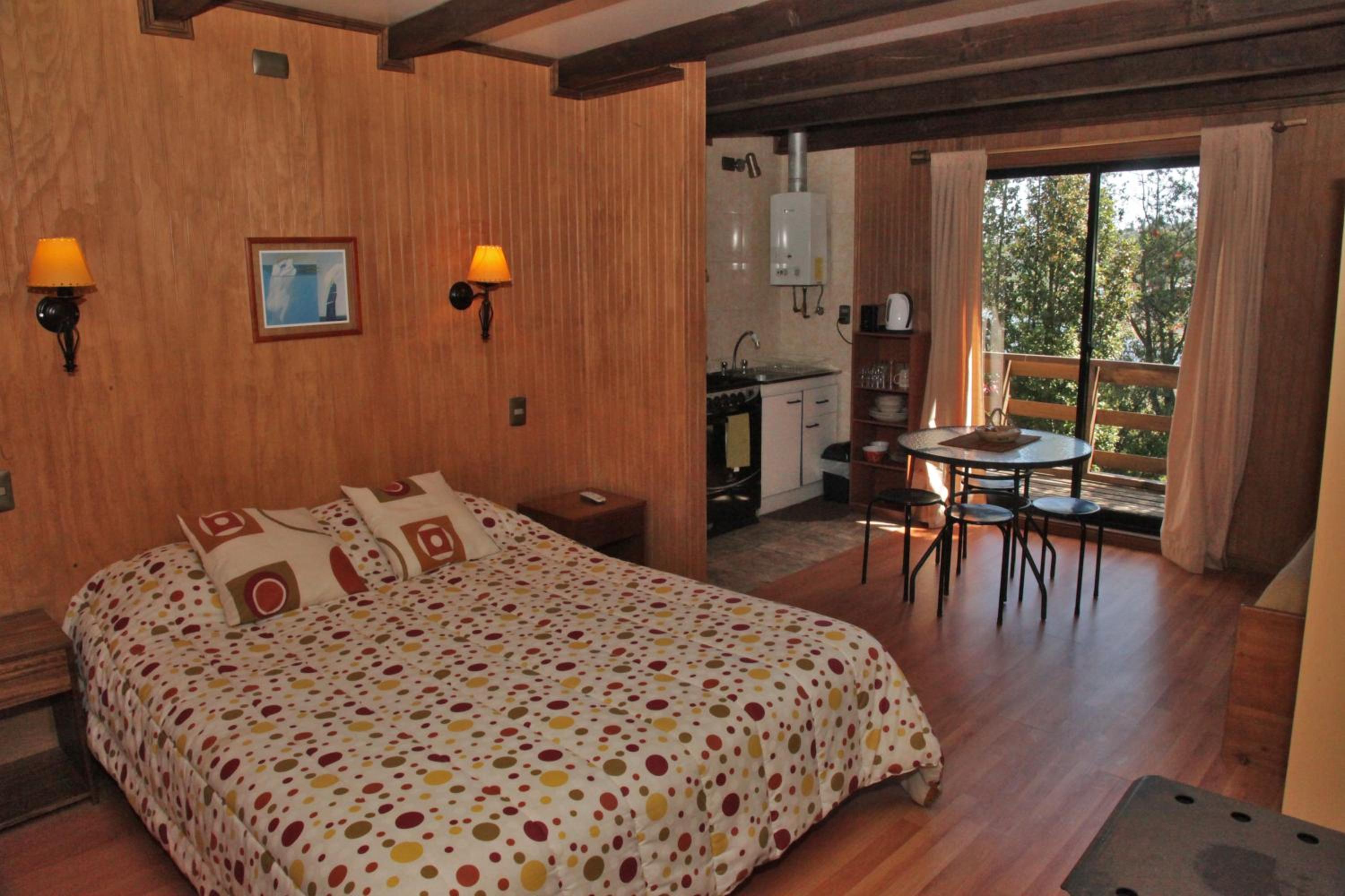 One-Bedroom Bungalow photo 1