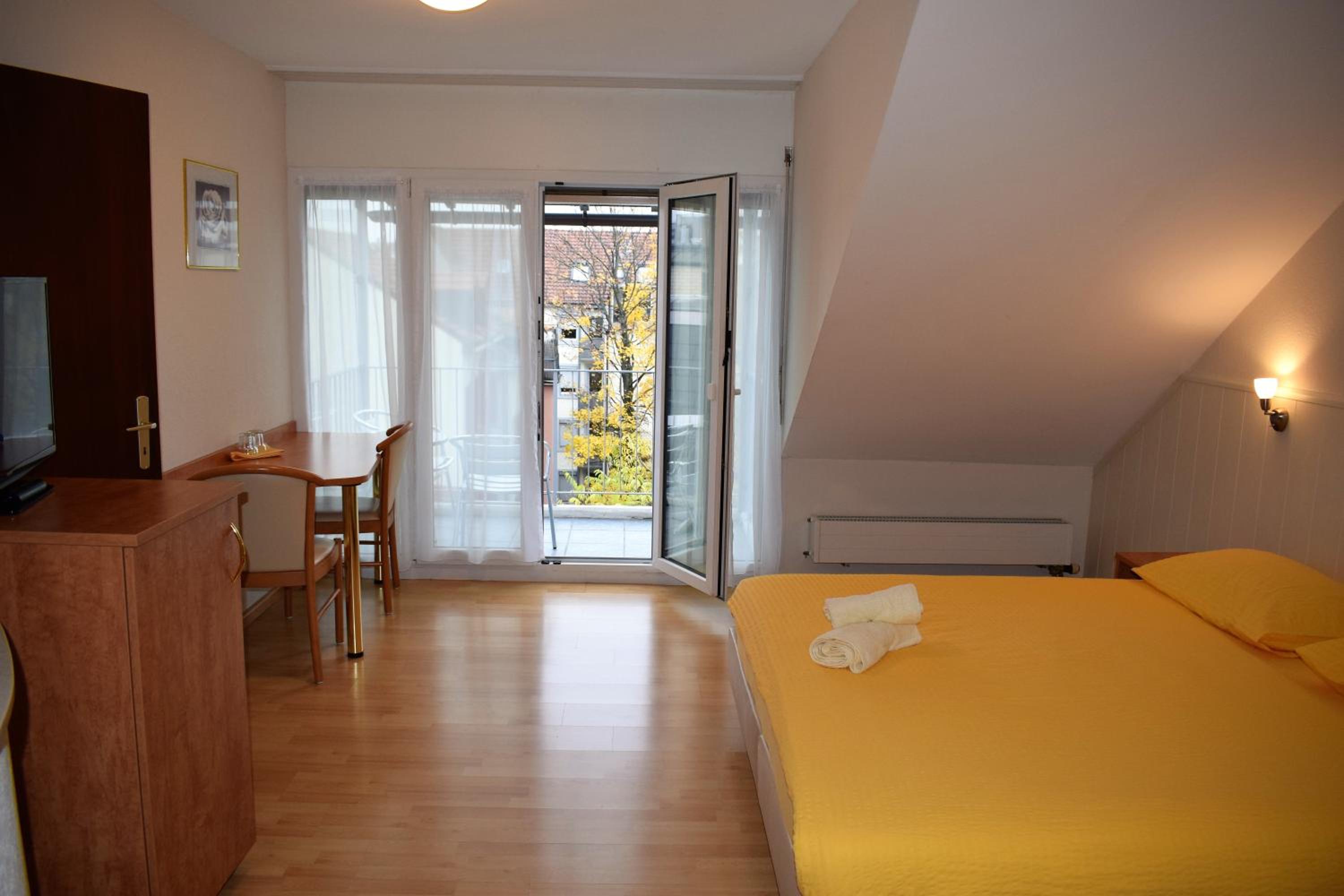 Double Room with Balcony photo 3