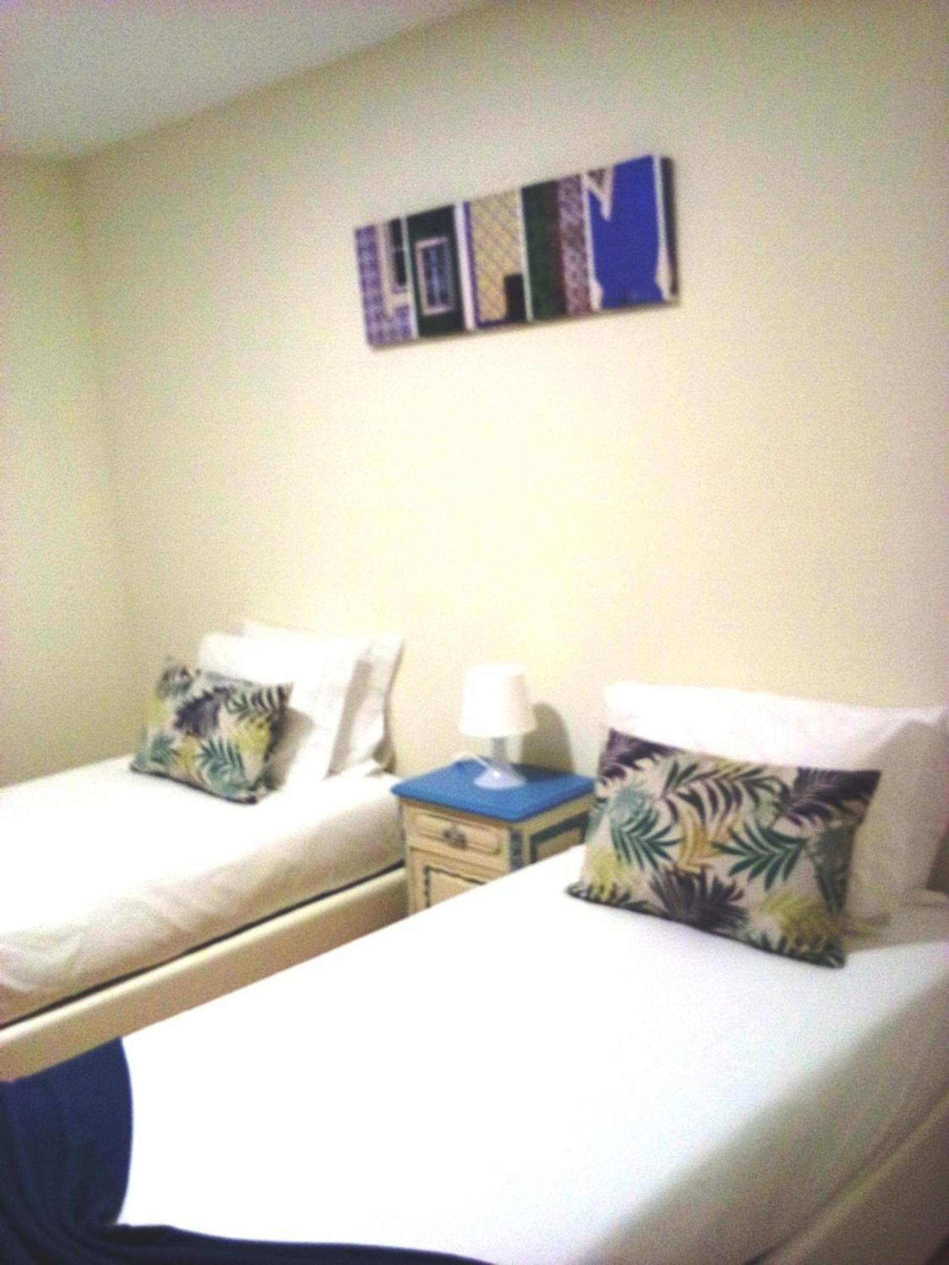 Quadruple Room with Private Bathroom - Photo 2