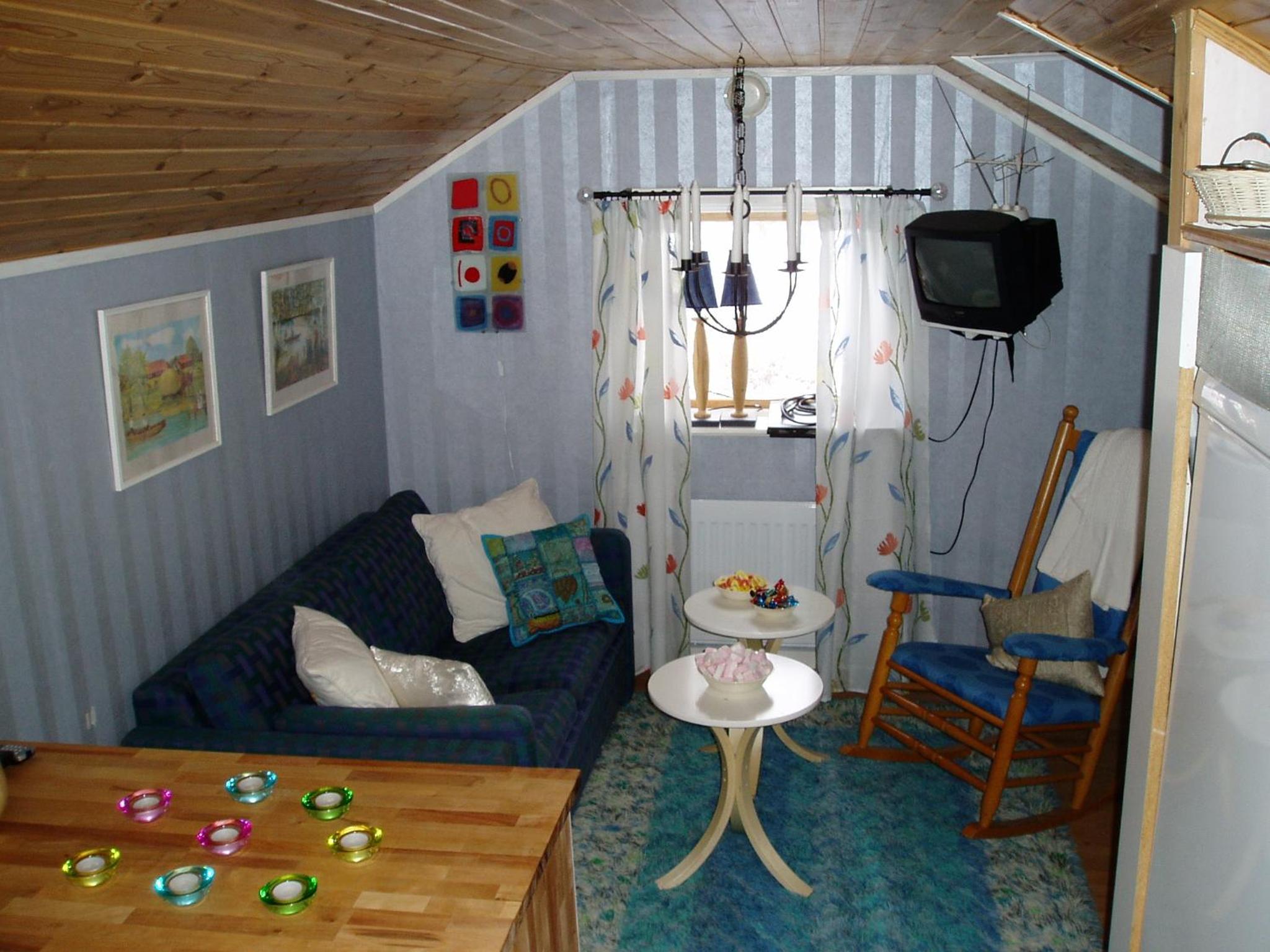 One-Bedroom Cottage - Photo 5