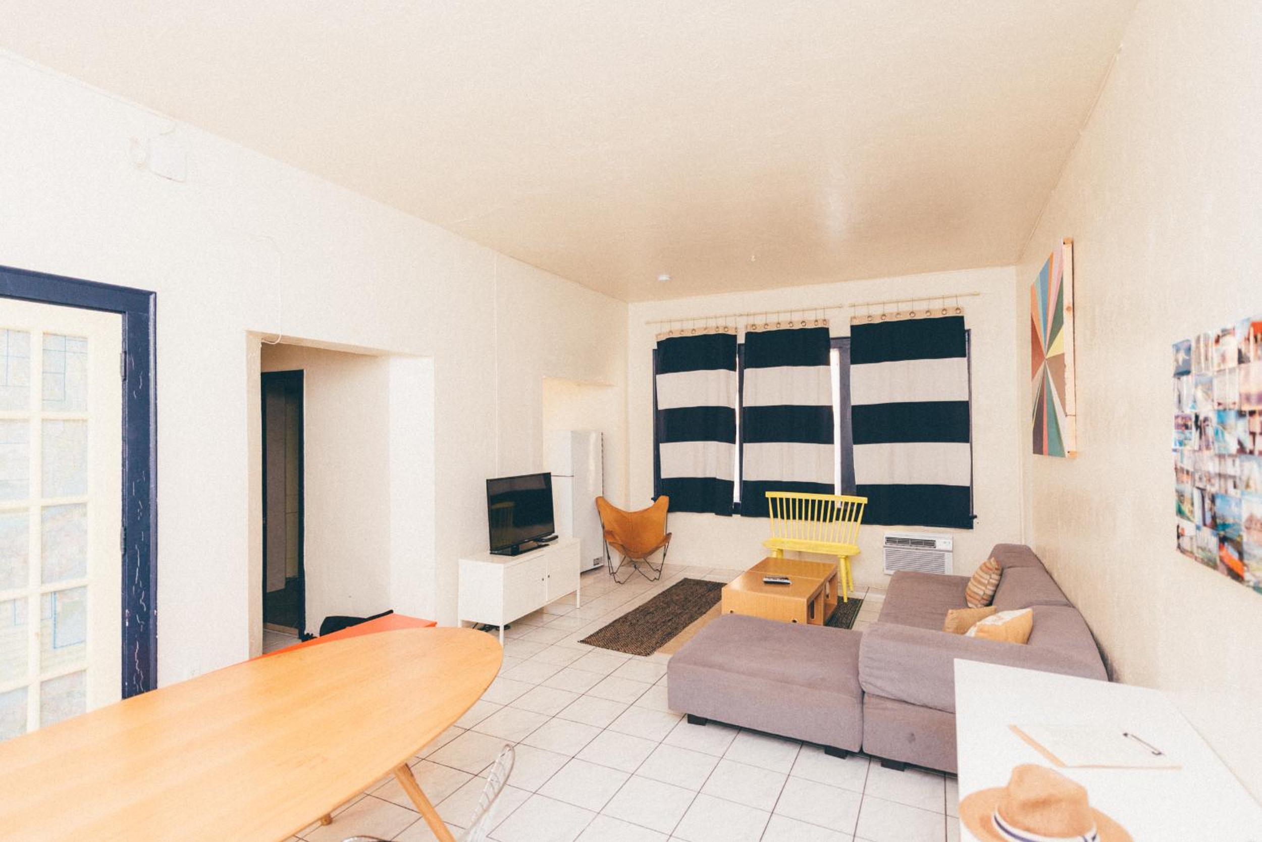Private Suite (4 Adults)