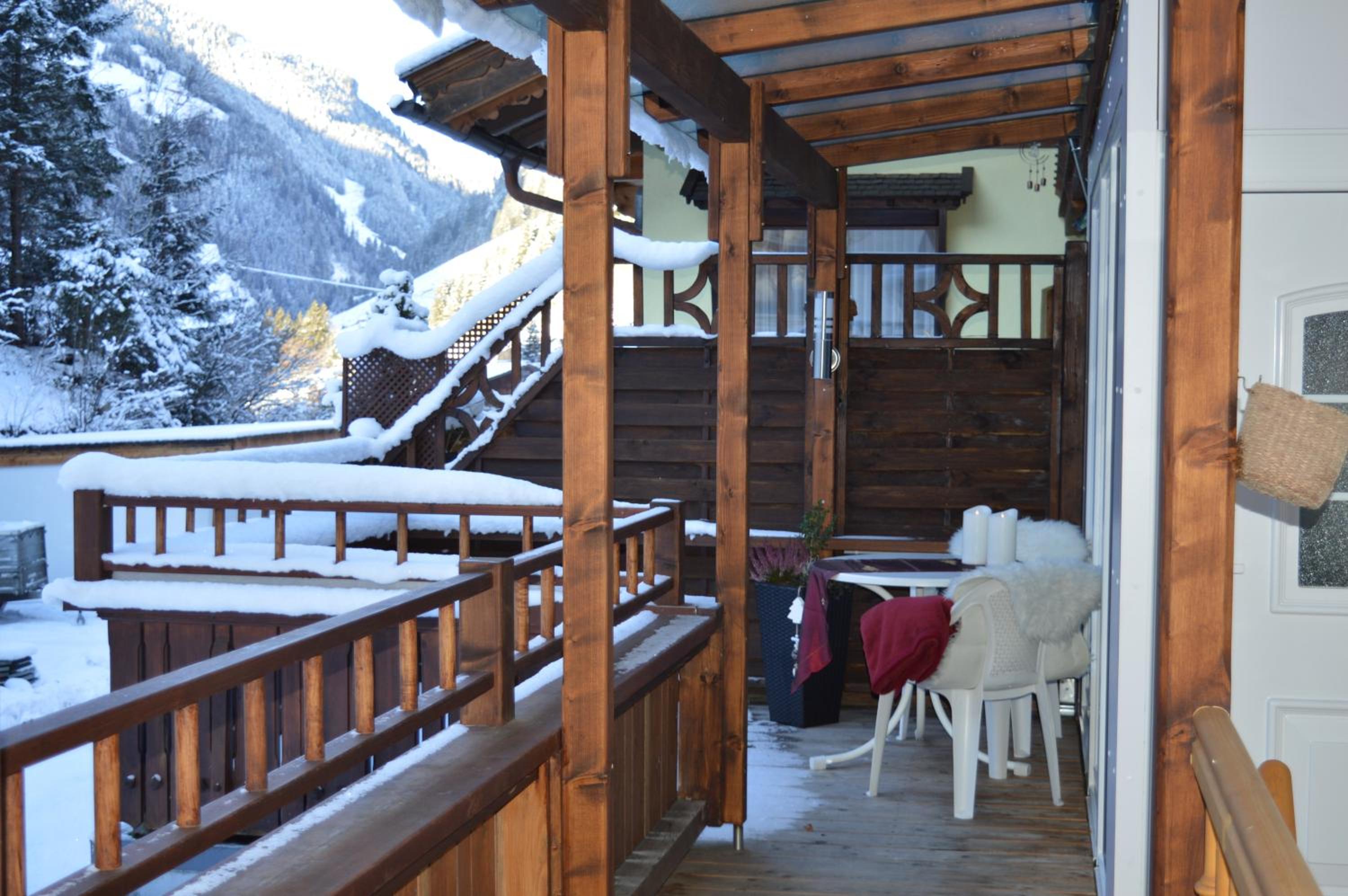 Apartment with Terrace photo 2