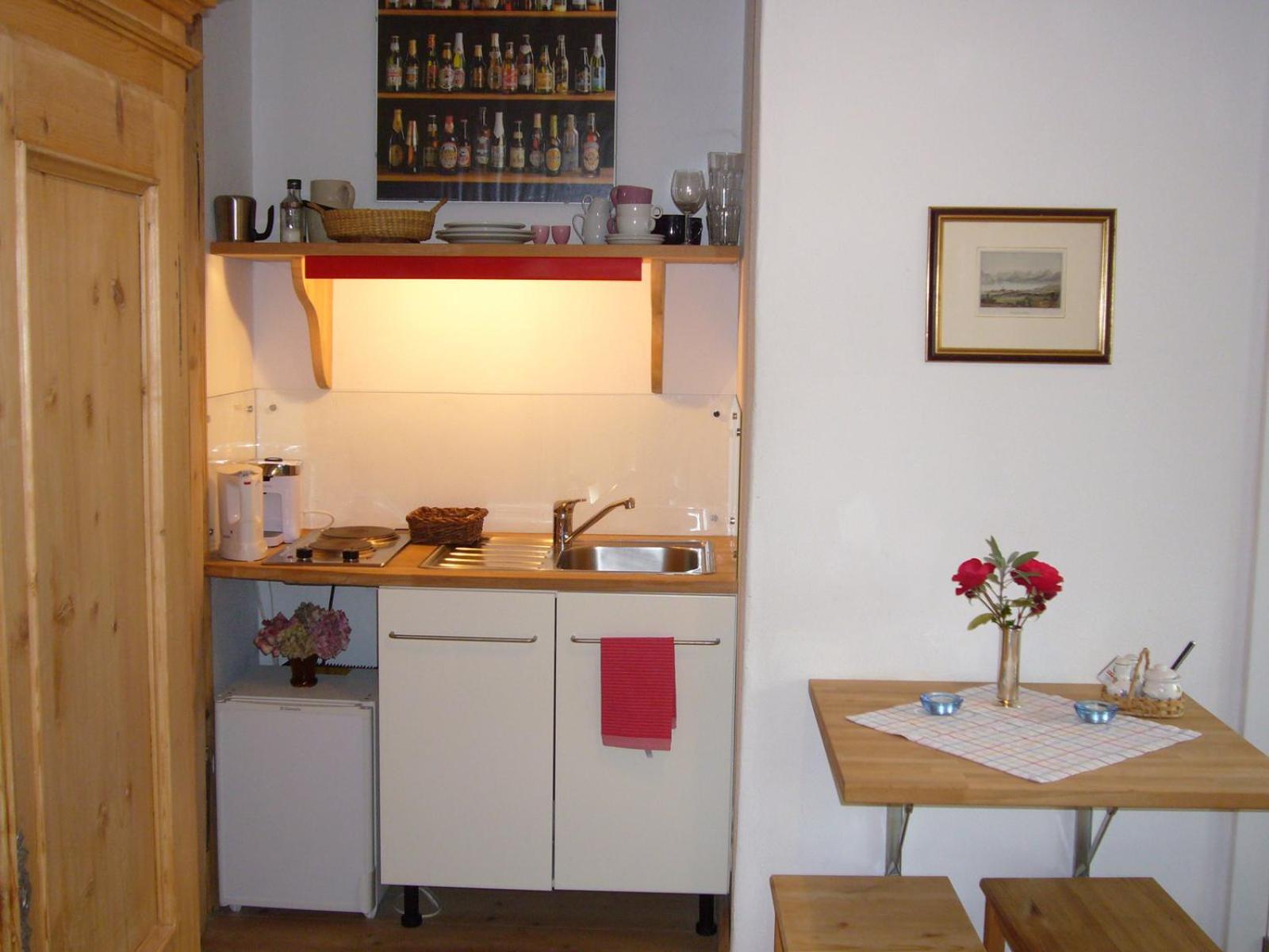 Small Studio photo 2